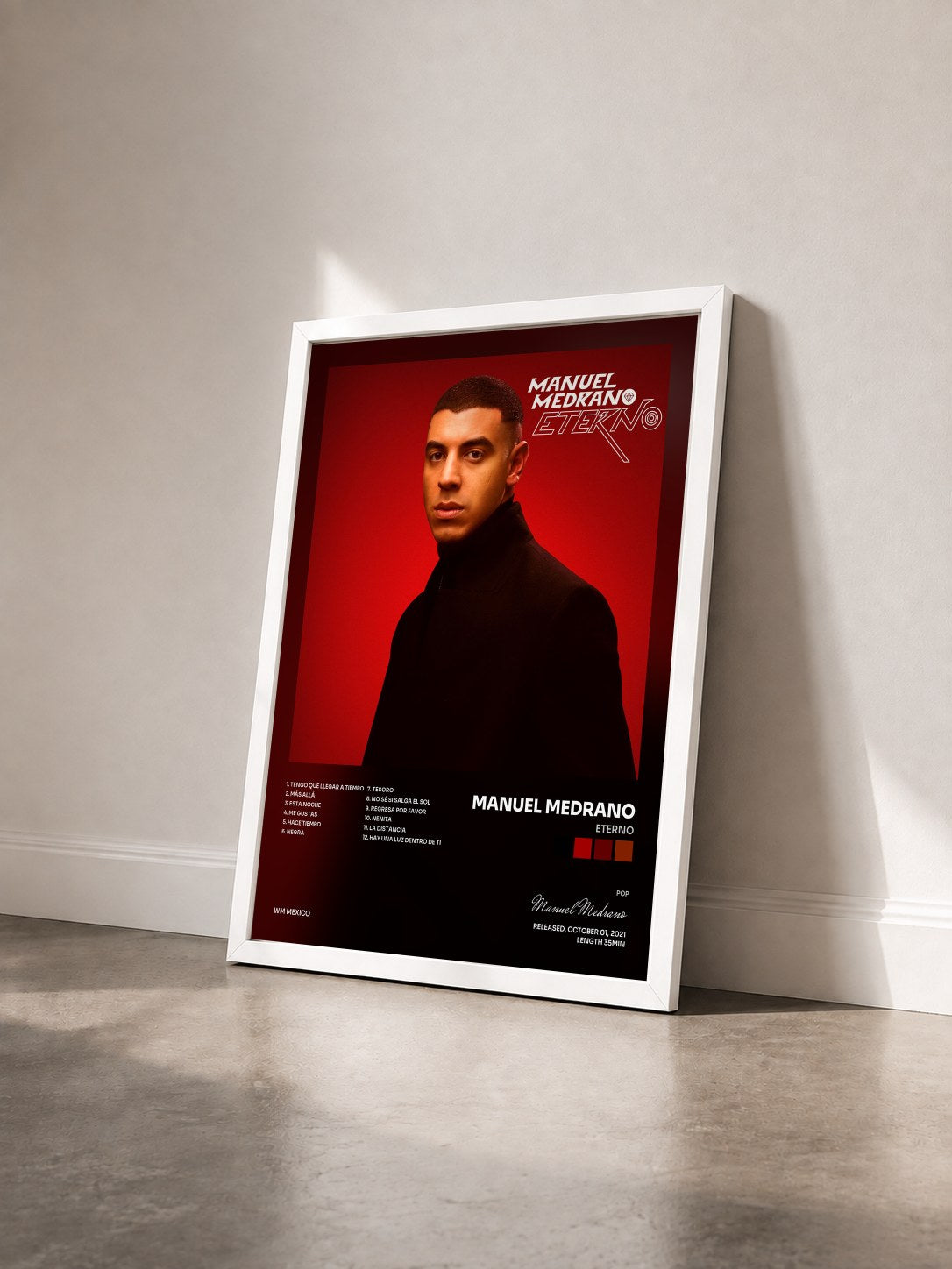 #blanc Tableau de l'album Eterno de Manuel Medrano vu de trois quarts, cadre blanc