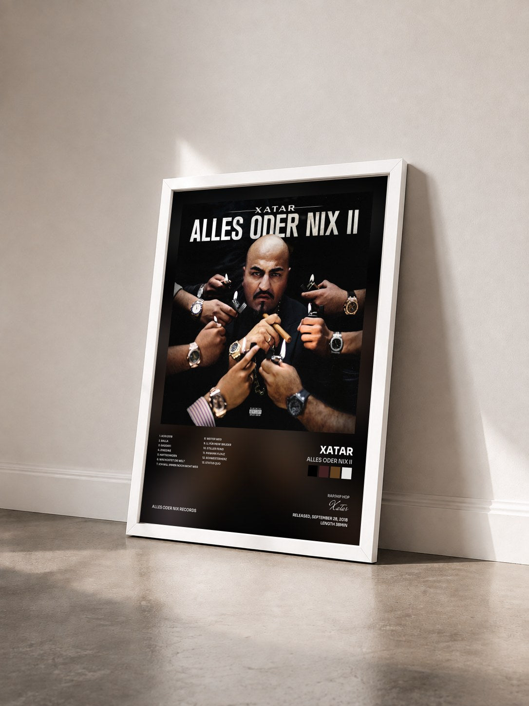 #blanc Tableau de l'album ALLES ODER NIX II de Xatar vu de trois quarts, cadre blanc