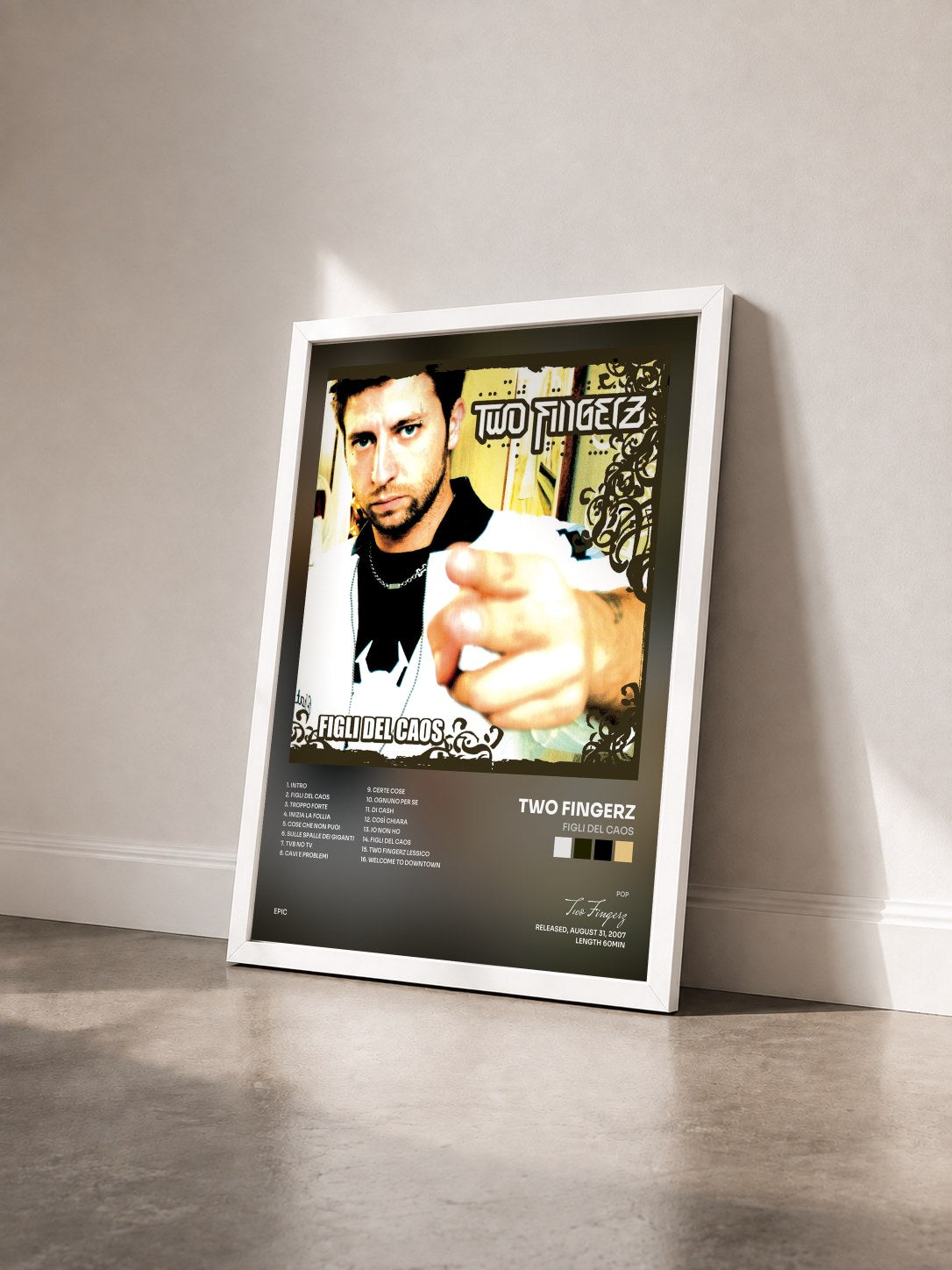 #blanc Tableau de l'album Figli del caos de Two Fingerz vu de trois quarts, cadre blanc