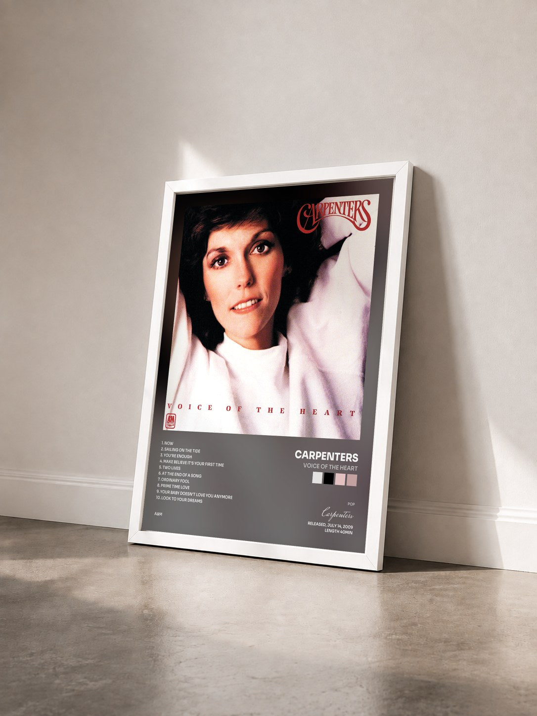 #blanc Tableau de l'album Voice Of The Heart de Carpenters vu de trois quarts, cadre blanc
