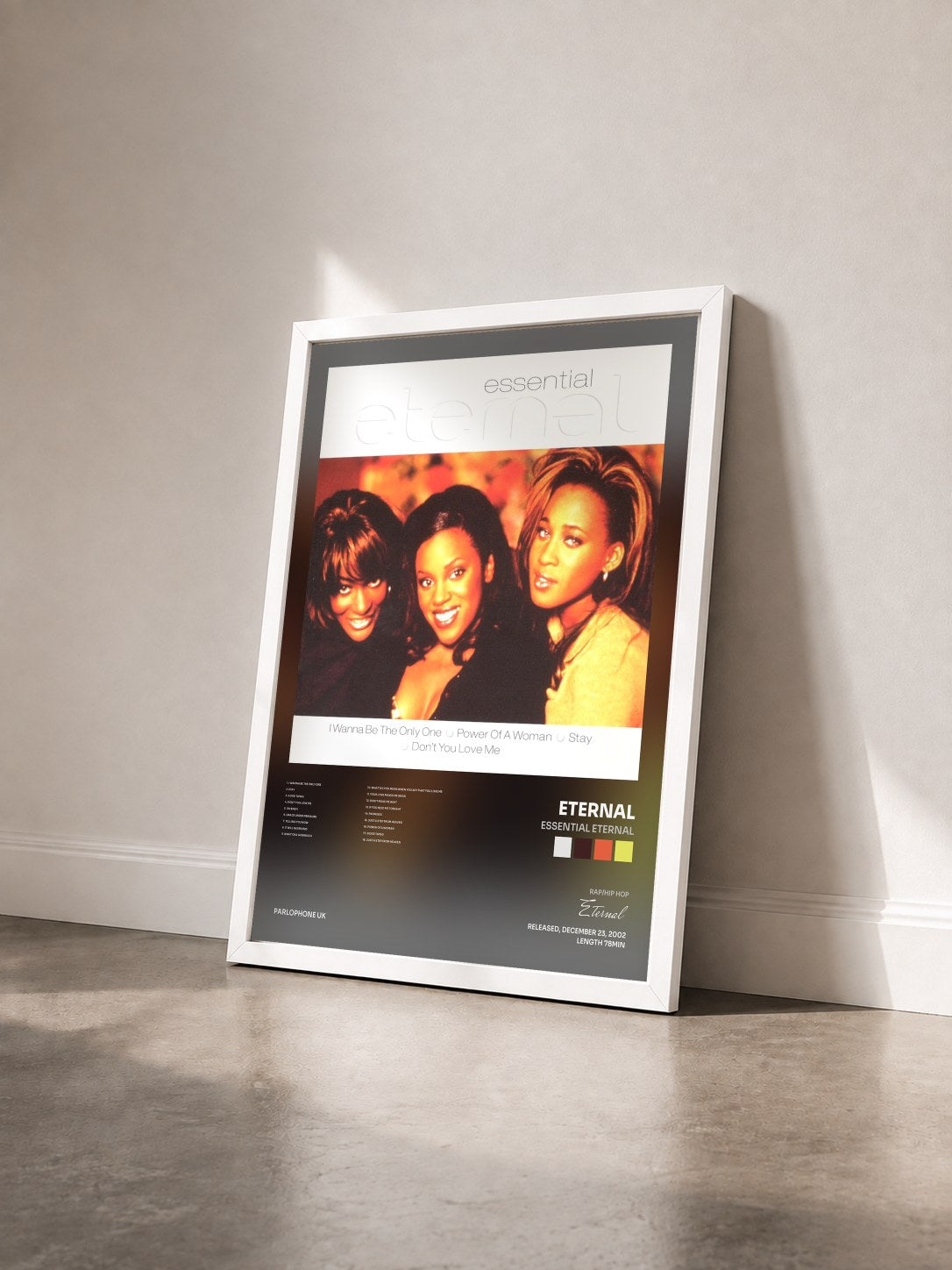 #blanc Tableau de l'album Essential Eternal de Eternal vu de trois quarts, cadre blanc
