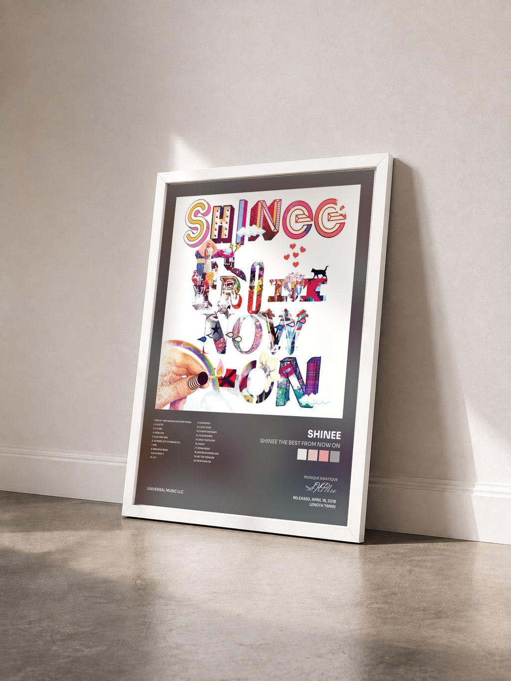 #blanc Tableau de l'album SHINee The Best From Now On de SHINee vu de trois quarts, cadre blanc