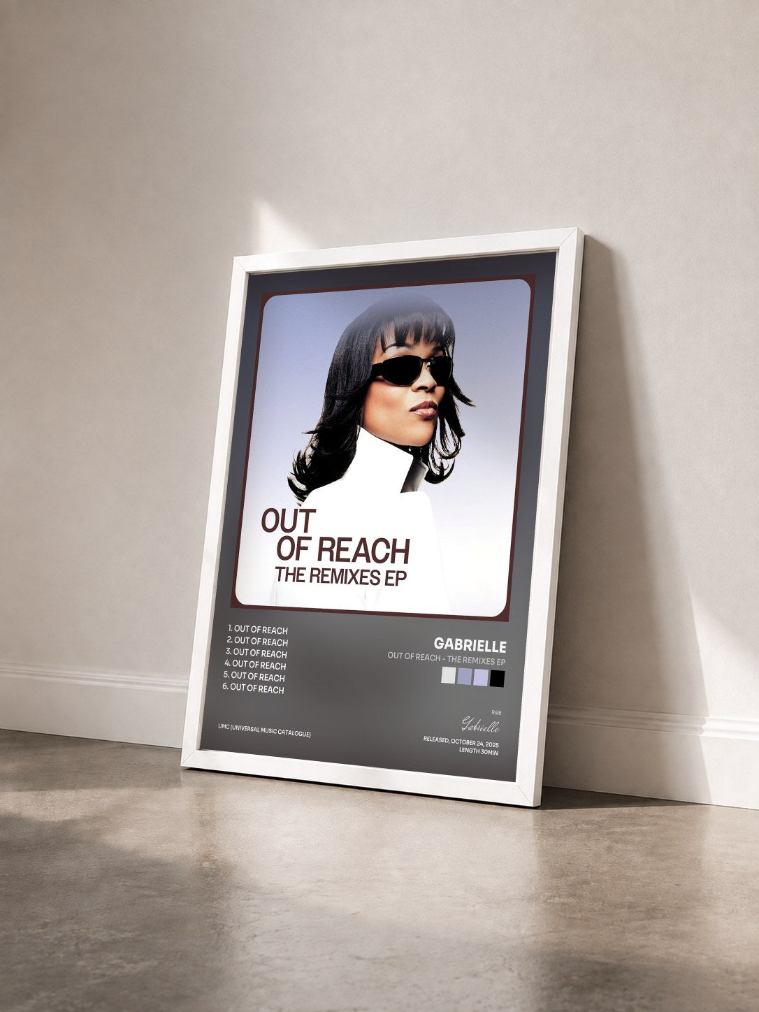 #blanc Tableau de l'album Out Of Reach - The Remixes EP de Gabrielle vu de trois quarts, cadre blanc