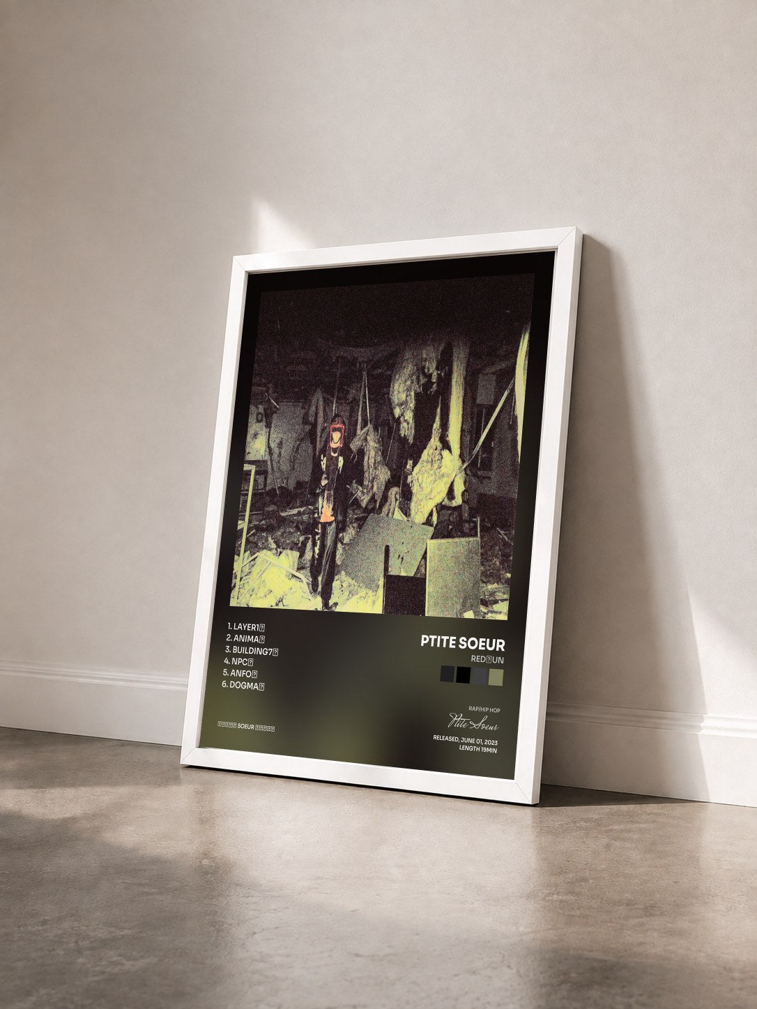 #blanc Tableau de l'album RED႟UN de Ptite Soeur vu de trois quarts, cadre blanc