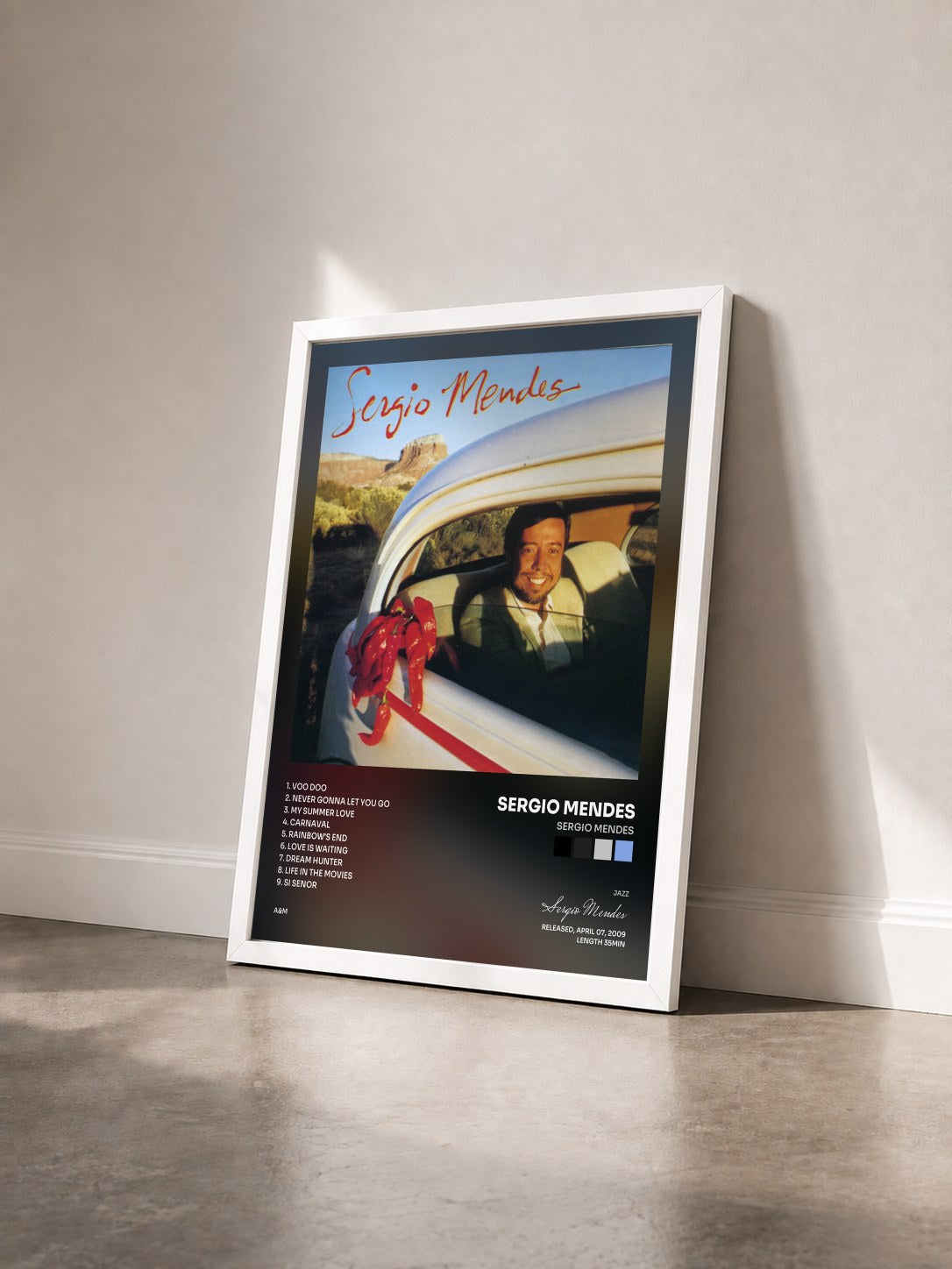 #blanc Tableau de l'album Sergio Mendes de Sergio Mendes vu de trois quarts, cadre blanc