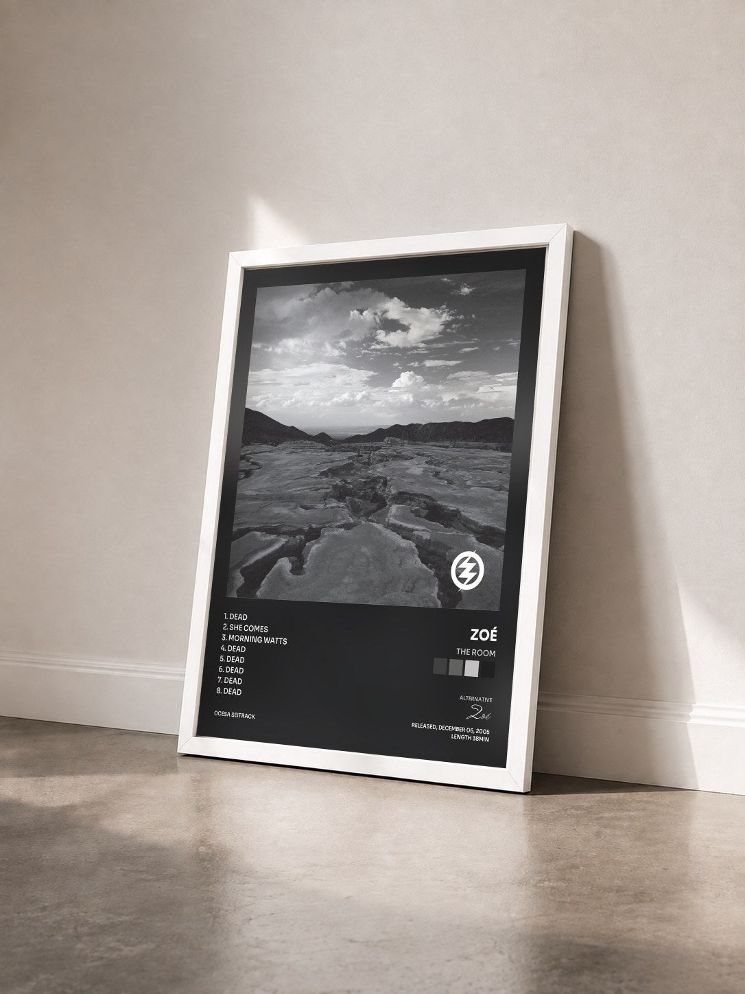 #blanc Tableau de l'album The Room de Zoé vu de trois quarts, cadre blanc