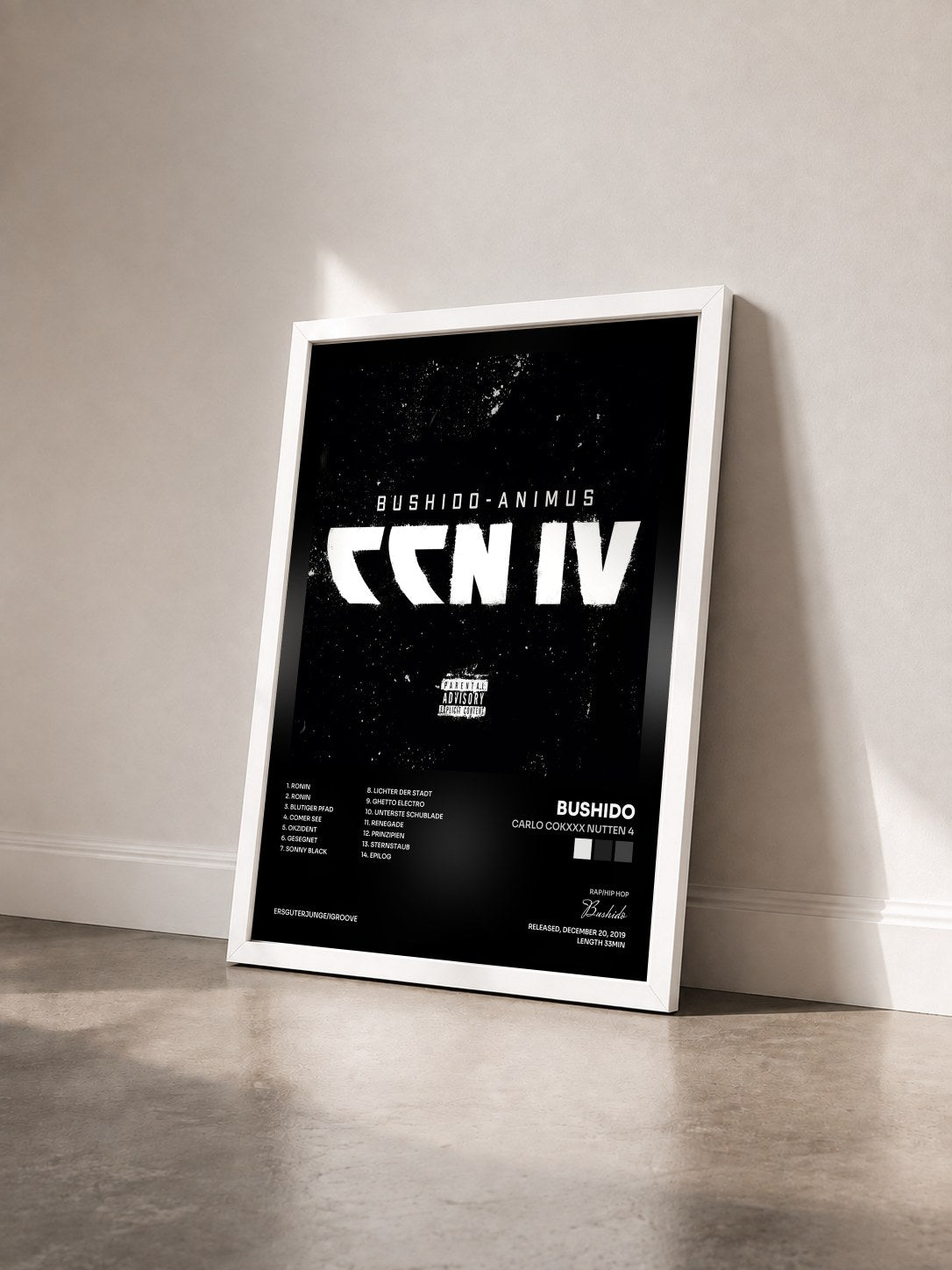 #blanc Tableau de l'album Carlo Cokxxx Nutten 4 de Bushido vu de trois quarts, cadre blanc
