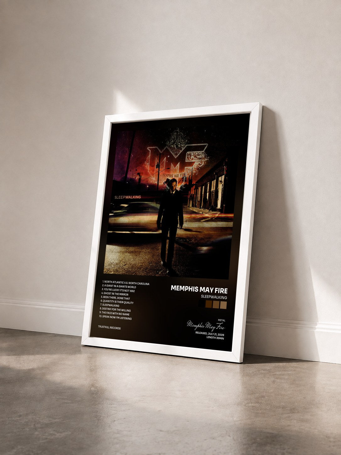 #blanc Tableau de l'album Sleepwalking de Memphis May Fire vu de trois quarts, cadre blanc