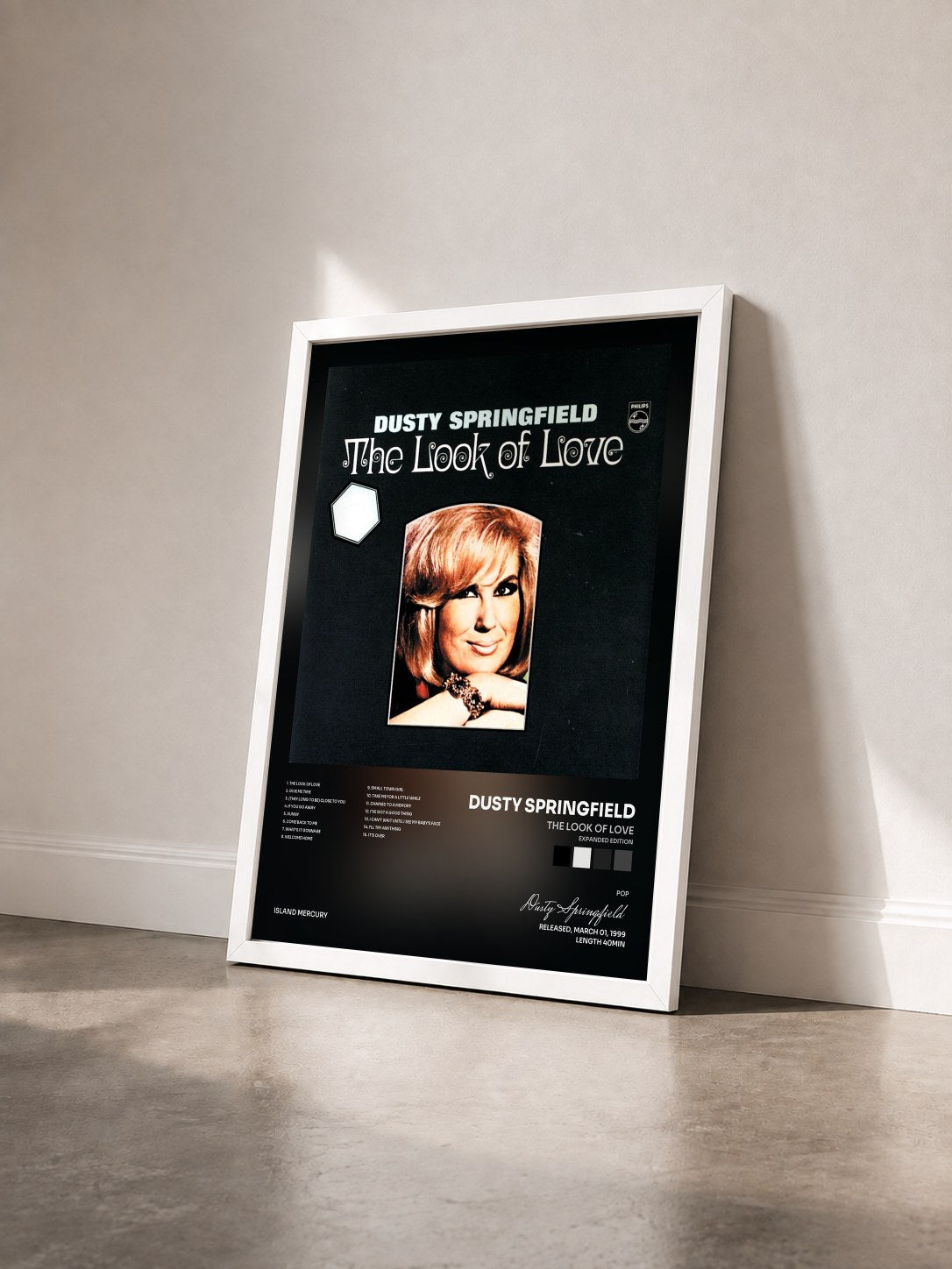 #blanc Tableau de l'album The Look Of Love (Expanded Edition) de Dusty Springfield vu de trois quarts, cadre blanc