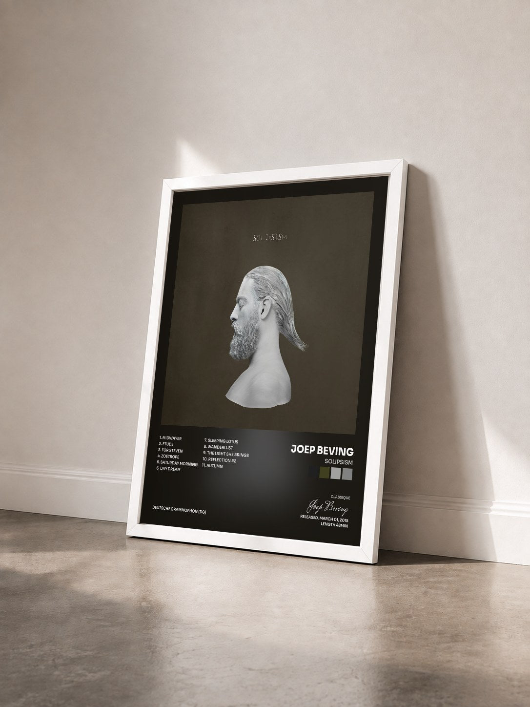 #blanc Tableau de l'album Solipsism de Joep Beving vu de trois quarts, cadre blanc