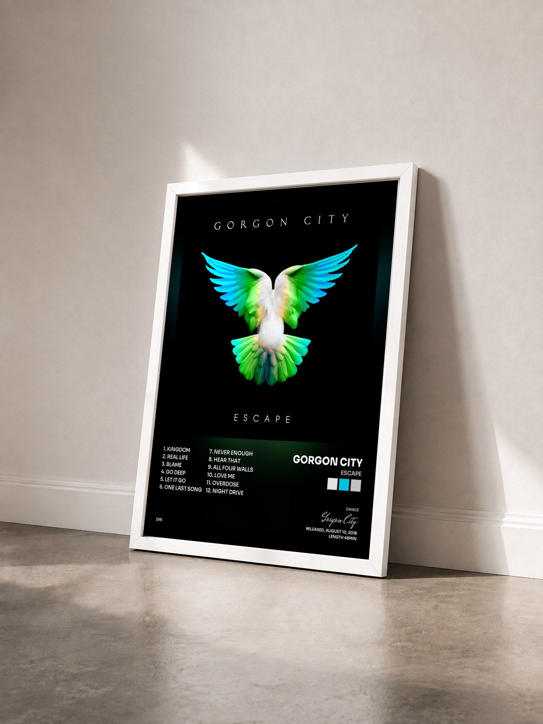 #blanc Tableau de l'album Escape de Gorgon City vu de trois quarts, cadre blanc