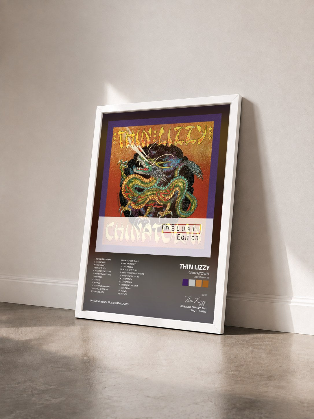 #blanc Tableau de l'album Chinatown (Deluxe Edition) de Thin Lizzy vu de trois quarts, cadre blanc