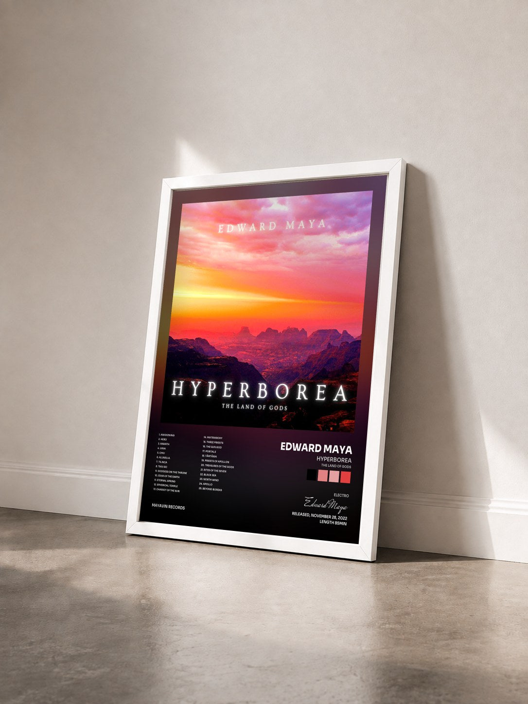 #blanc Tableau de l'album Hyperborea (The Land of Gods) de Edward Maya vu de trois quarts, cadre blanc