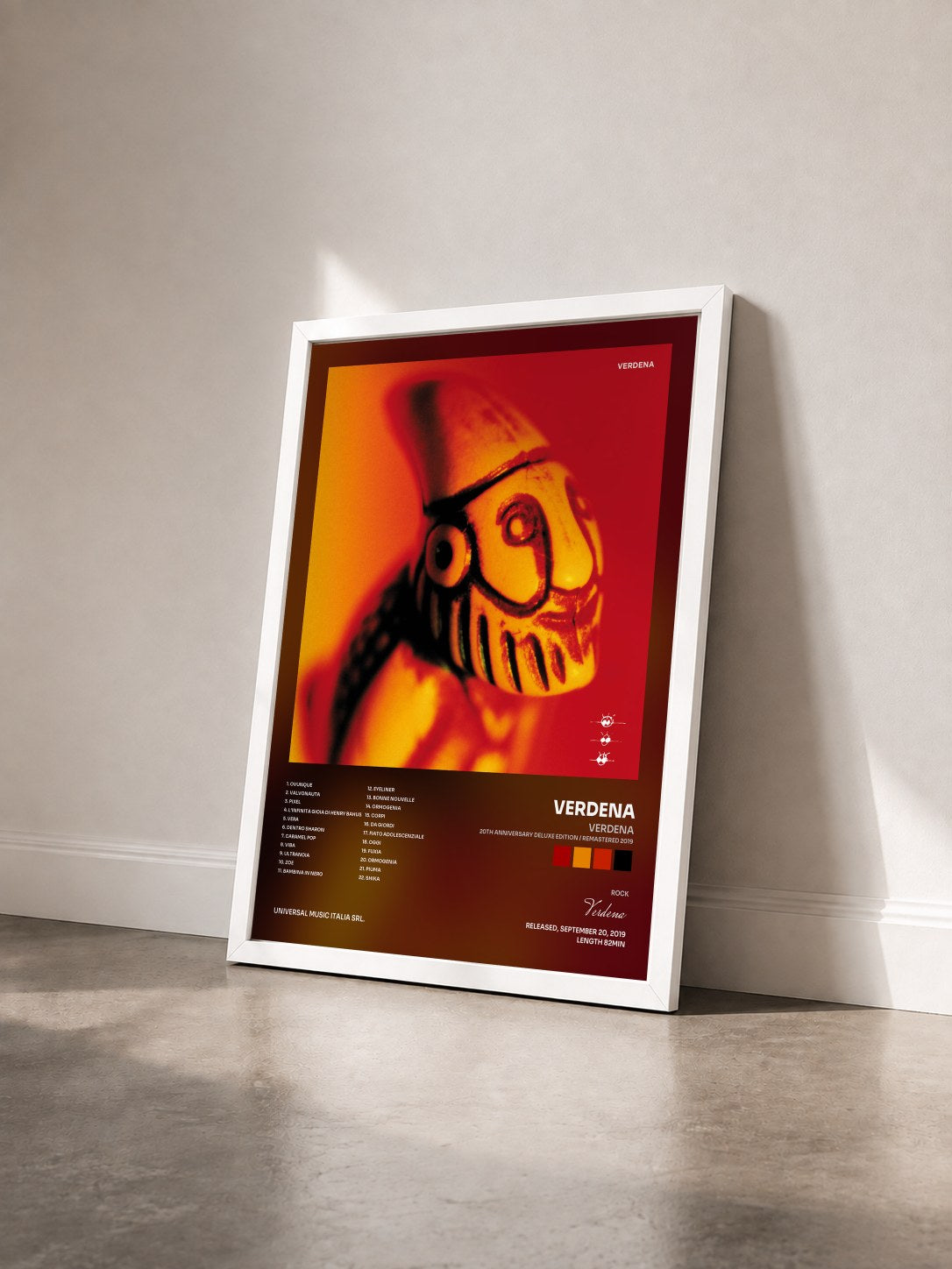 #blanc Tableau de l'album Verdena (20th Anniversary Deluxe Edition / Remastered 2019) de Verdena vu de trois quarts, cadre blanc