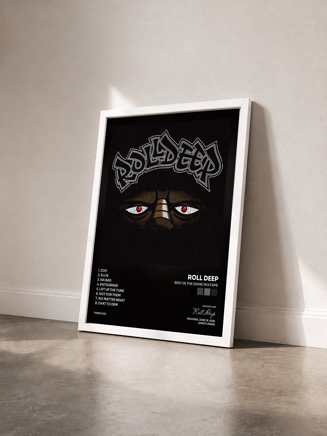 #blanc Tableau de l'album Best In The Game Mixtape de Roll Deep vu de trois quarts, cadre blanc