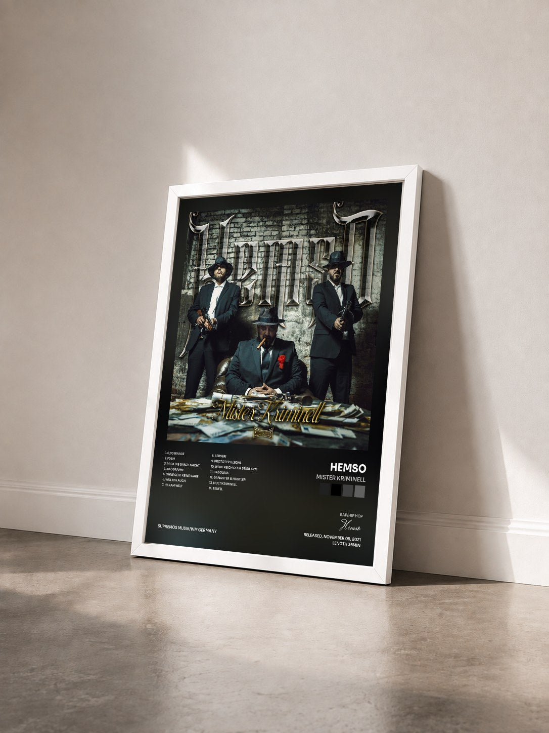 #blanc Tableau de l'album Mister Kriminell de Hemso vu de trois quarts, cadre blanc