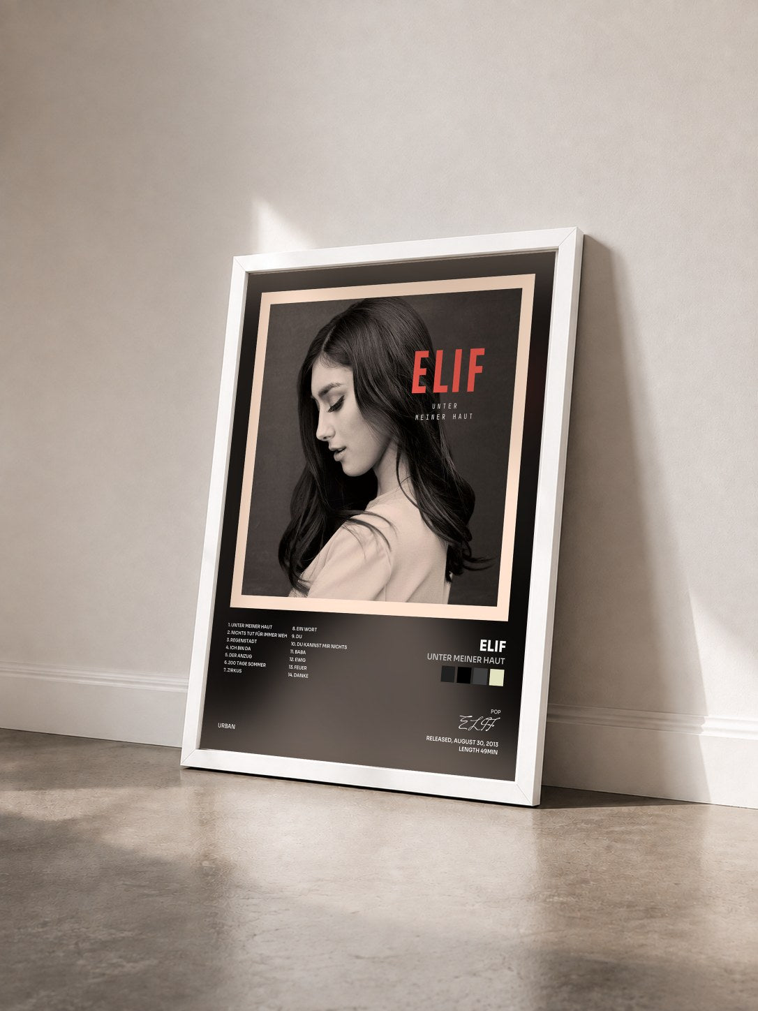 #blanc Tableau de l'album Unter meiner Haut de ELIF vu de trois quarts, cadre blanc