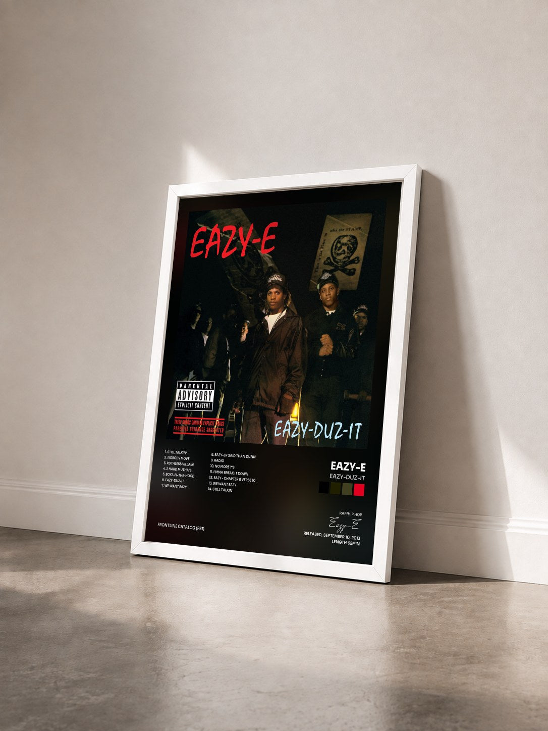 #blanc Tableau de l'album Eazy-Duz-It de Eazy-E vu de trois quarts, cadre blanc