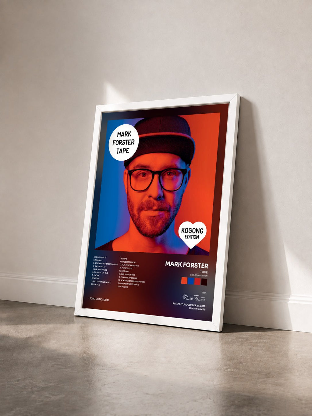 #blanc TAPE (Kogong Version) de Mark Forster en lámina enmarcada vista de tres cuartos, marco blanco