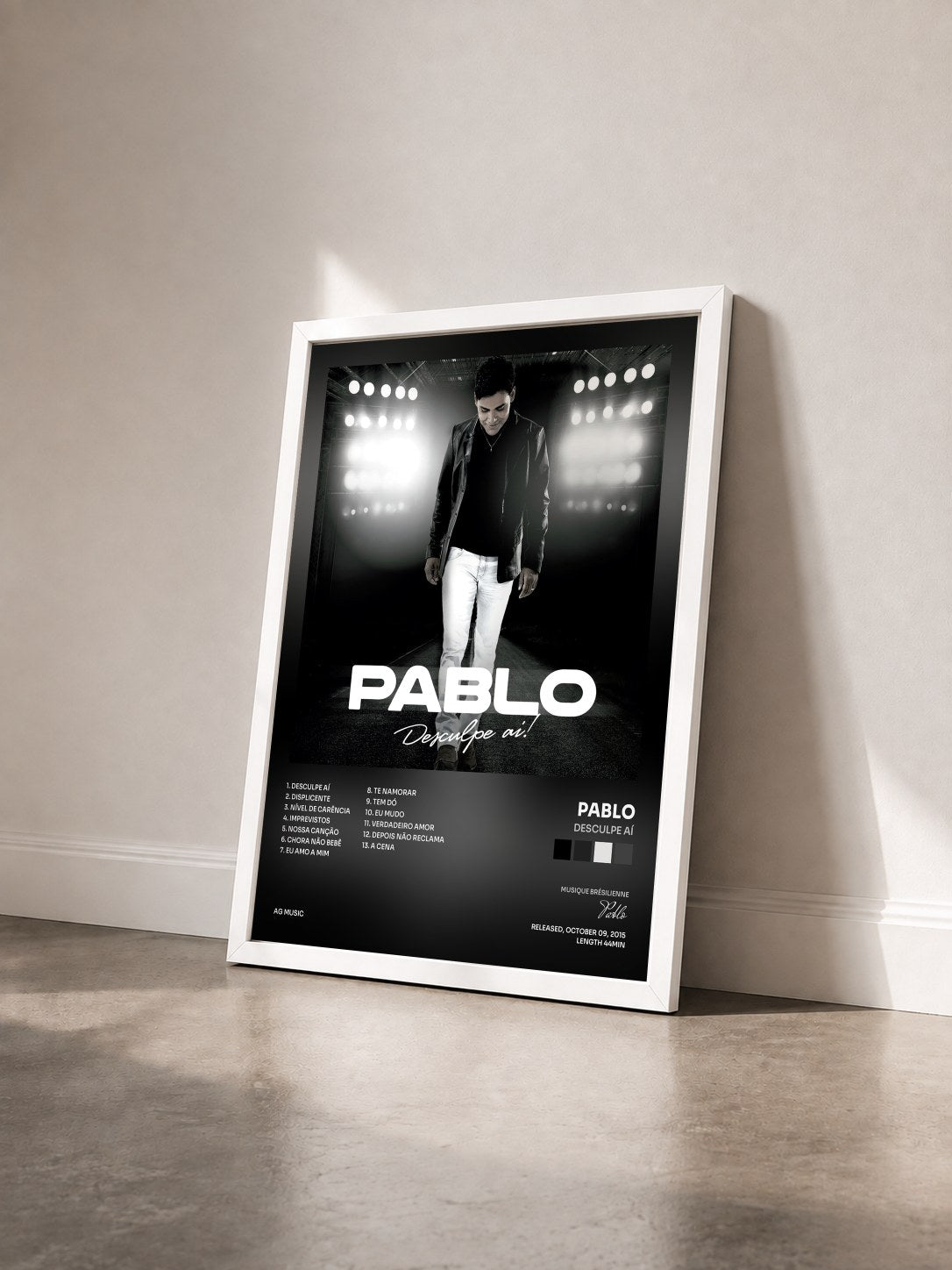 #blanc Tableau de l'album Desculpe Aí de Pablo vu de trois quarts, cadre blanc