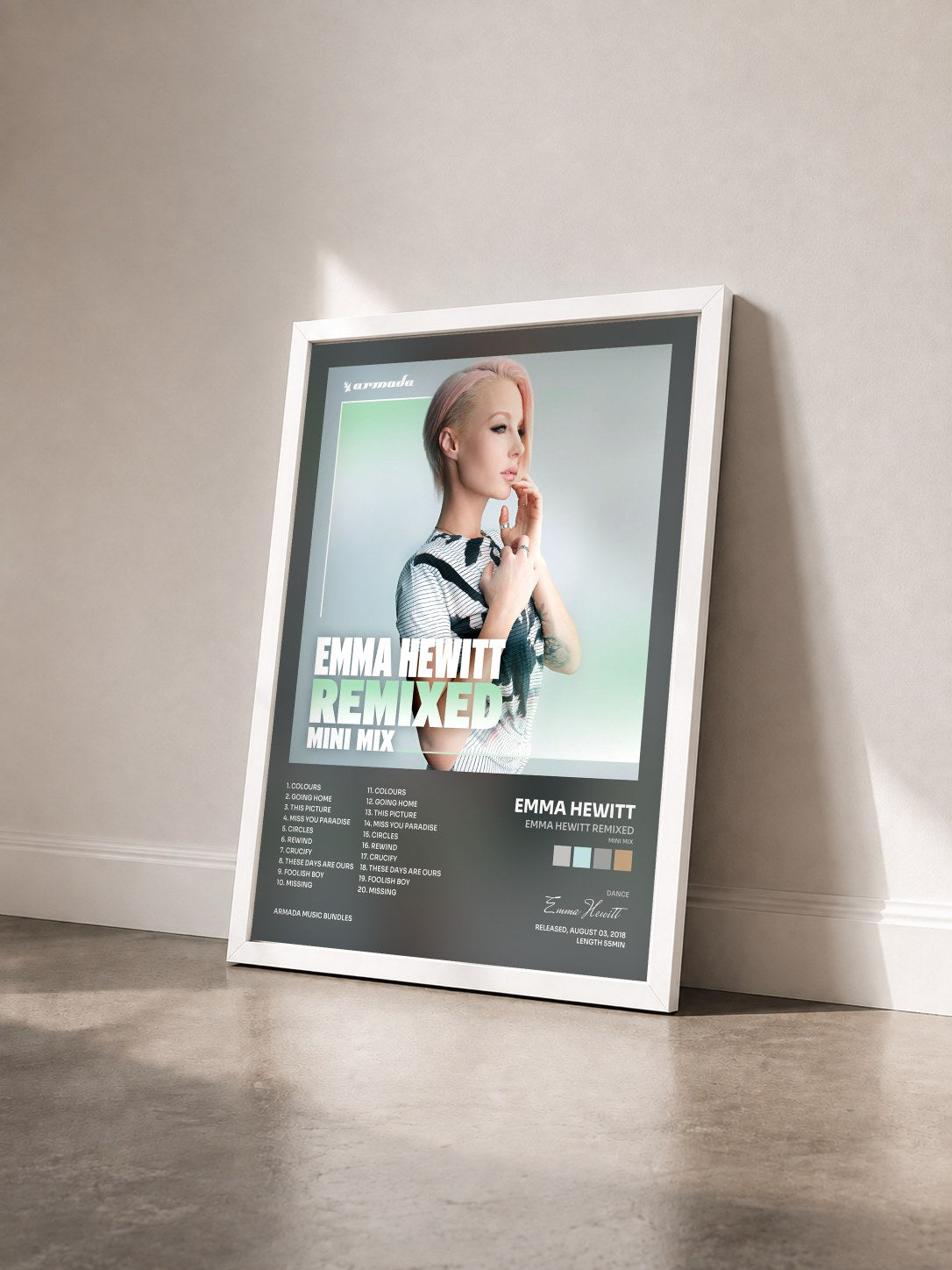 #blanc Tableau de l'album Emma Hewitt Remixed (Mini Mix) de Emma Hewitt vu de trois quarts, cadre blanc