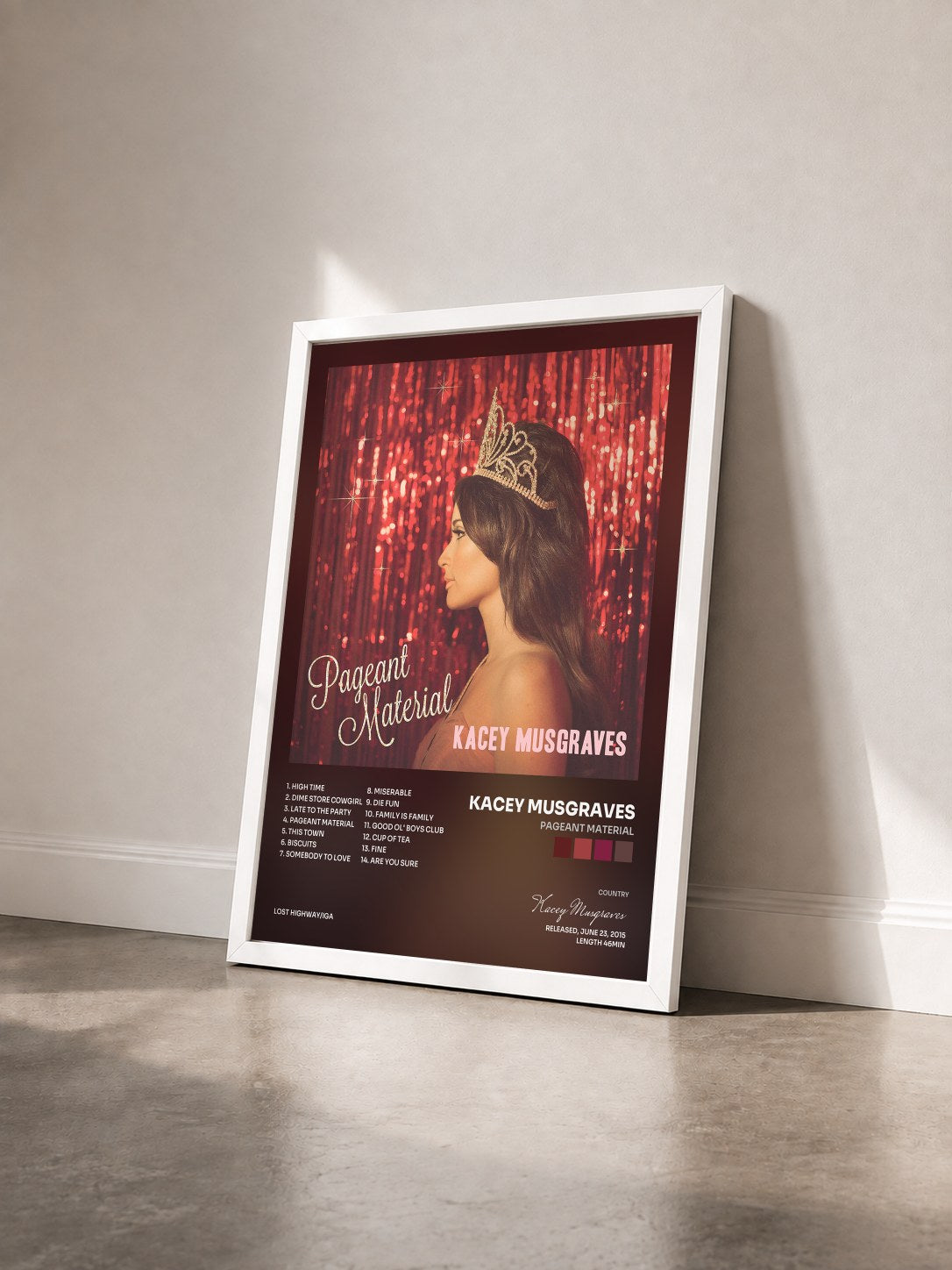 #blanc Tableau de l'album Pageant Material de Kacey Musgraves vu de trois quarts, cadre blanc