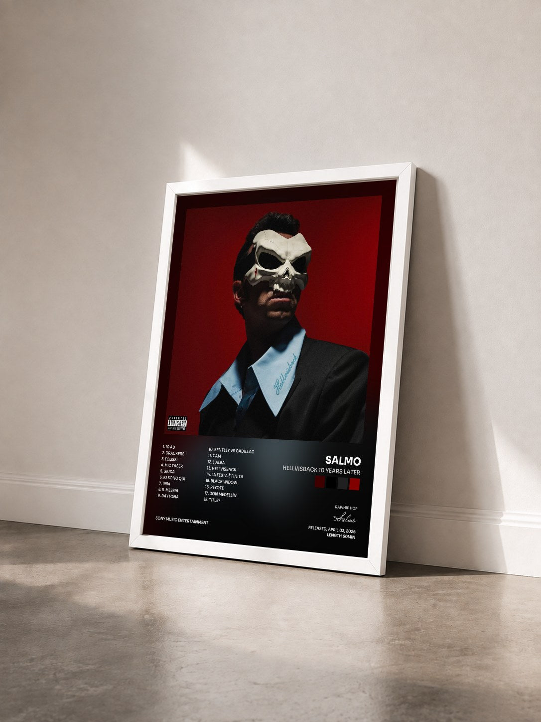 #blanc Tableau de l'album Hellvisback 10 Years Later de Salmo vu de trois quarts, cadre blanc