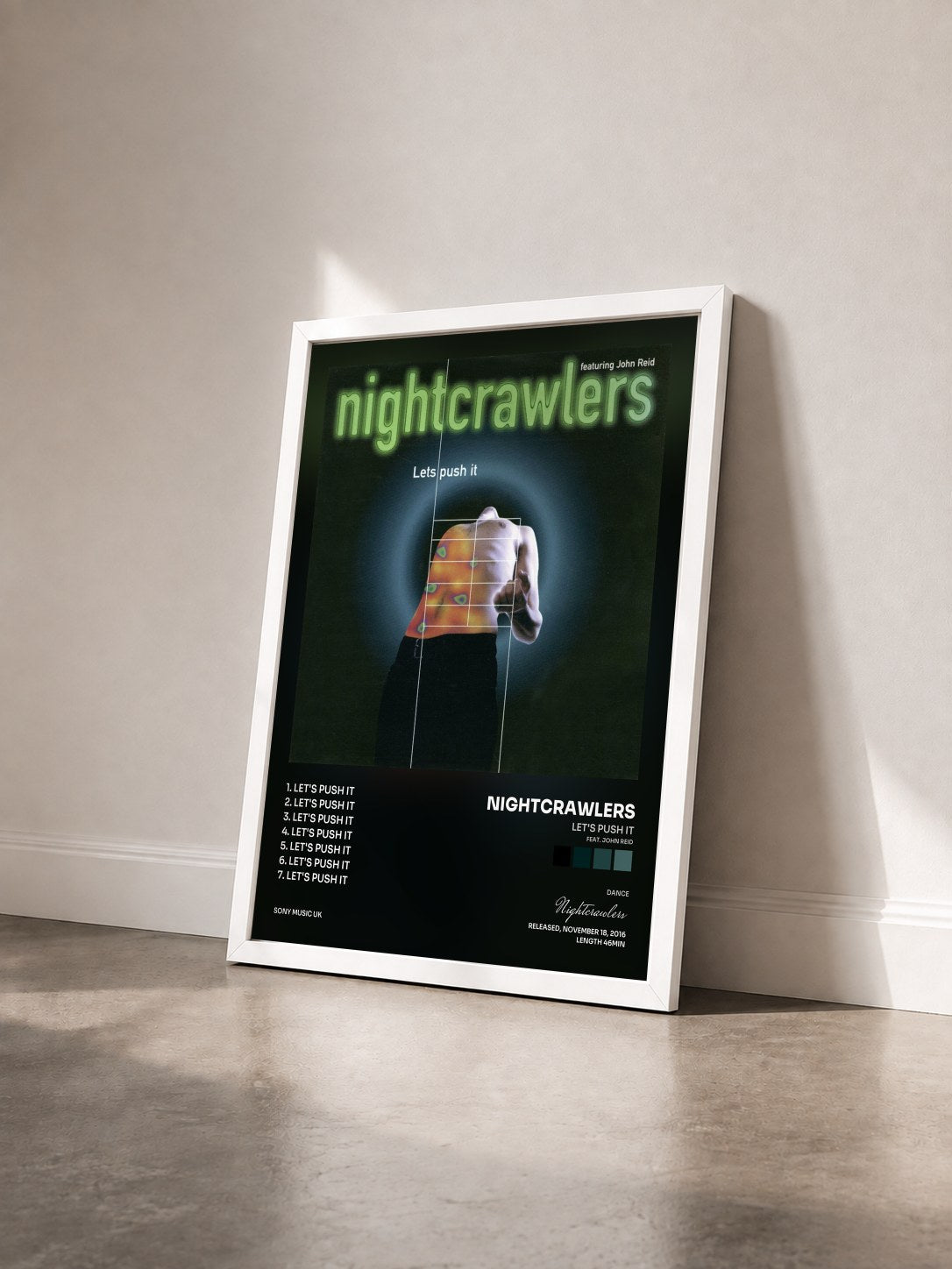 #blanc Tableau de l'album Let's Push It (feat. John Reid) de Nightcrawlers vu de trois quarts, cadre blanc