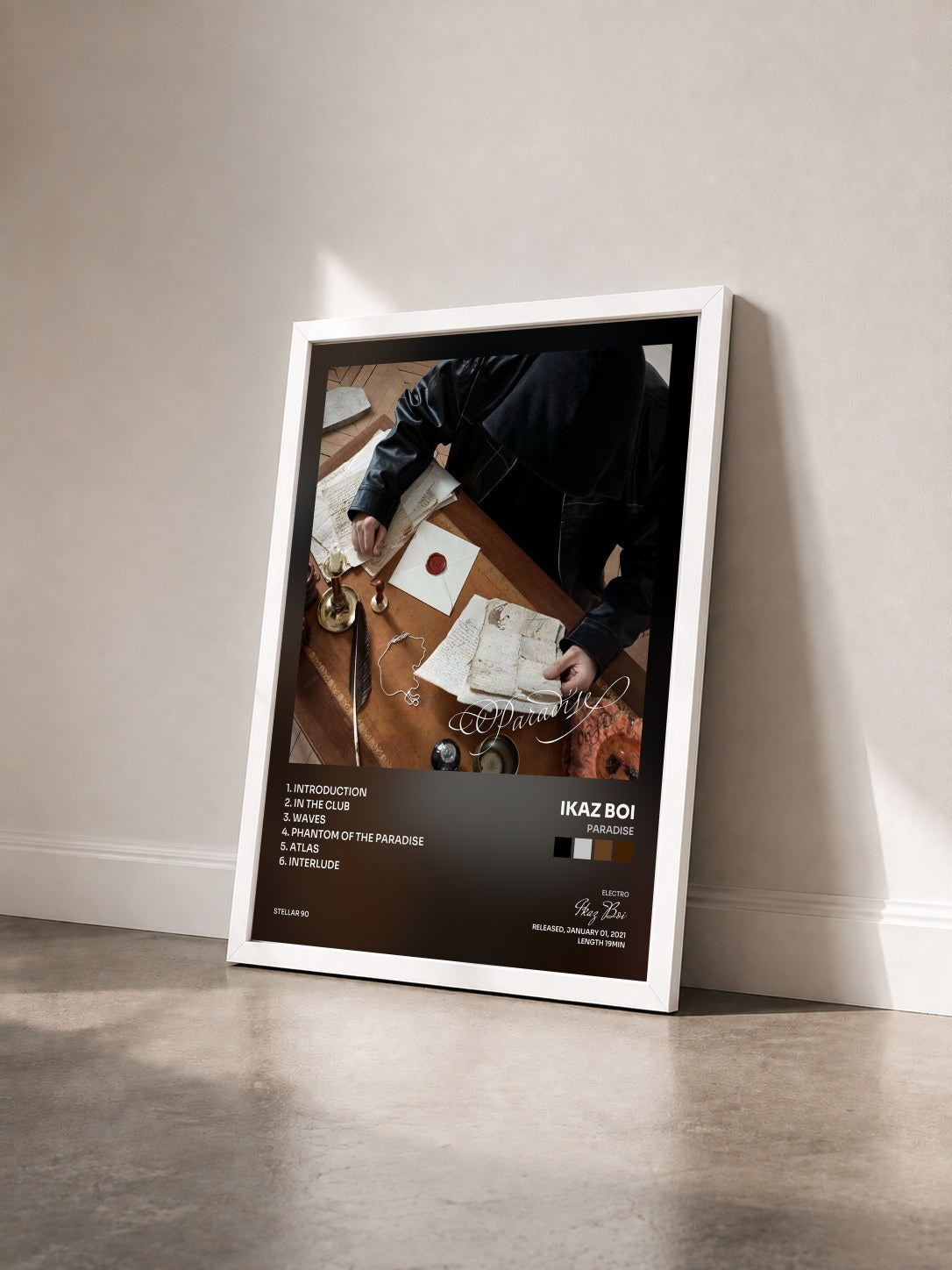 #blanc Tableau de l'album Paradise de Ikaz Boi vu de trois quarts, cadre blanc