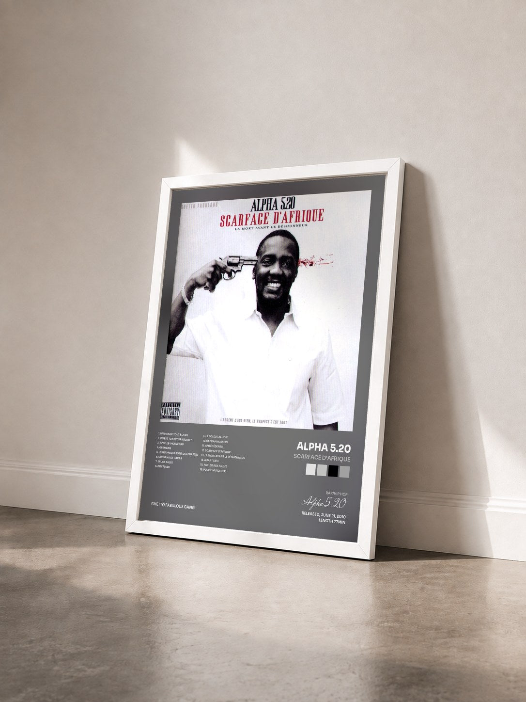 #blanc Tableau de l'album Scarface d'Afrique de Alpha 5.20 vu de trois quarts, cadre blanc