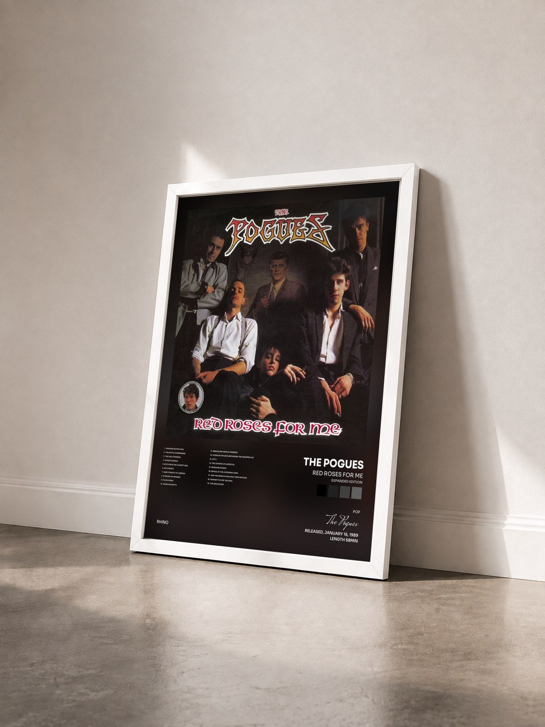 #blanc Tableau de l'album Red Roses for Me (Expanded Edition) de The Pogues vu de trois quarts, cadre blanc