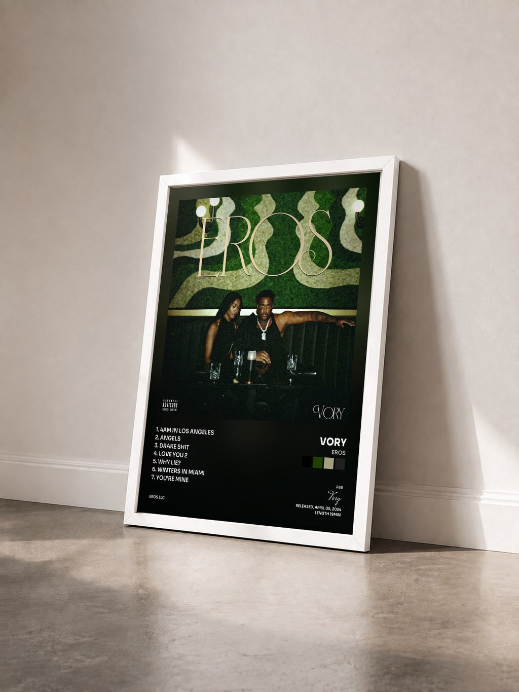 #blanc Tableau de l'album EROS de Vory vu de trois quarts, cadre blanc