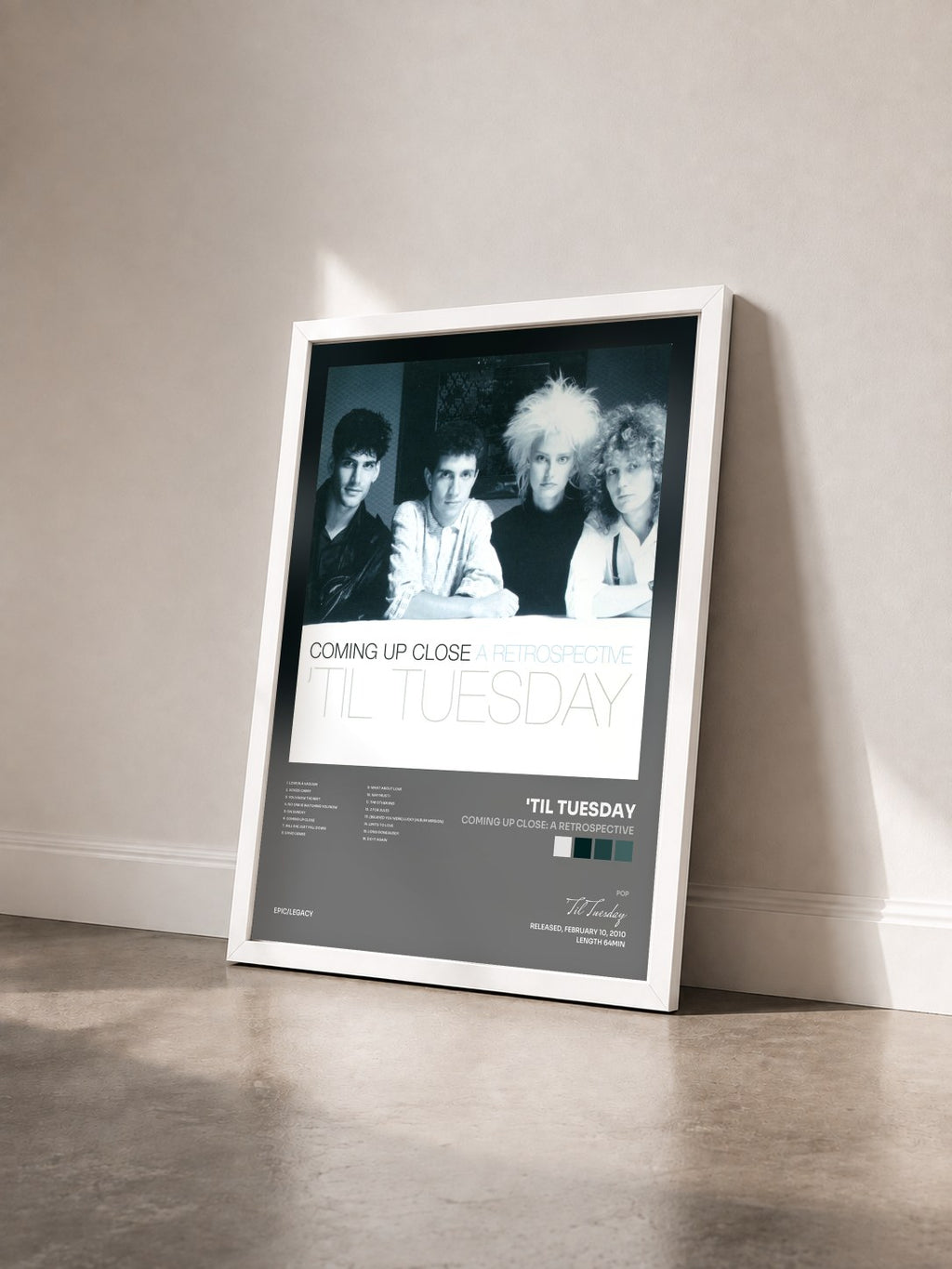 #blanc Tableau de l'album Coming Up Close: A Retrospective de 'Til Tuesday vu de trois quarts, cadre blanc