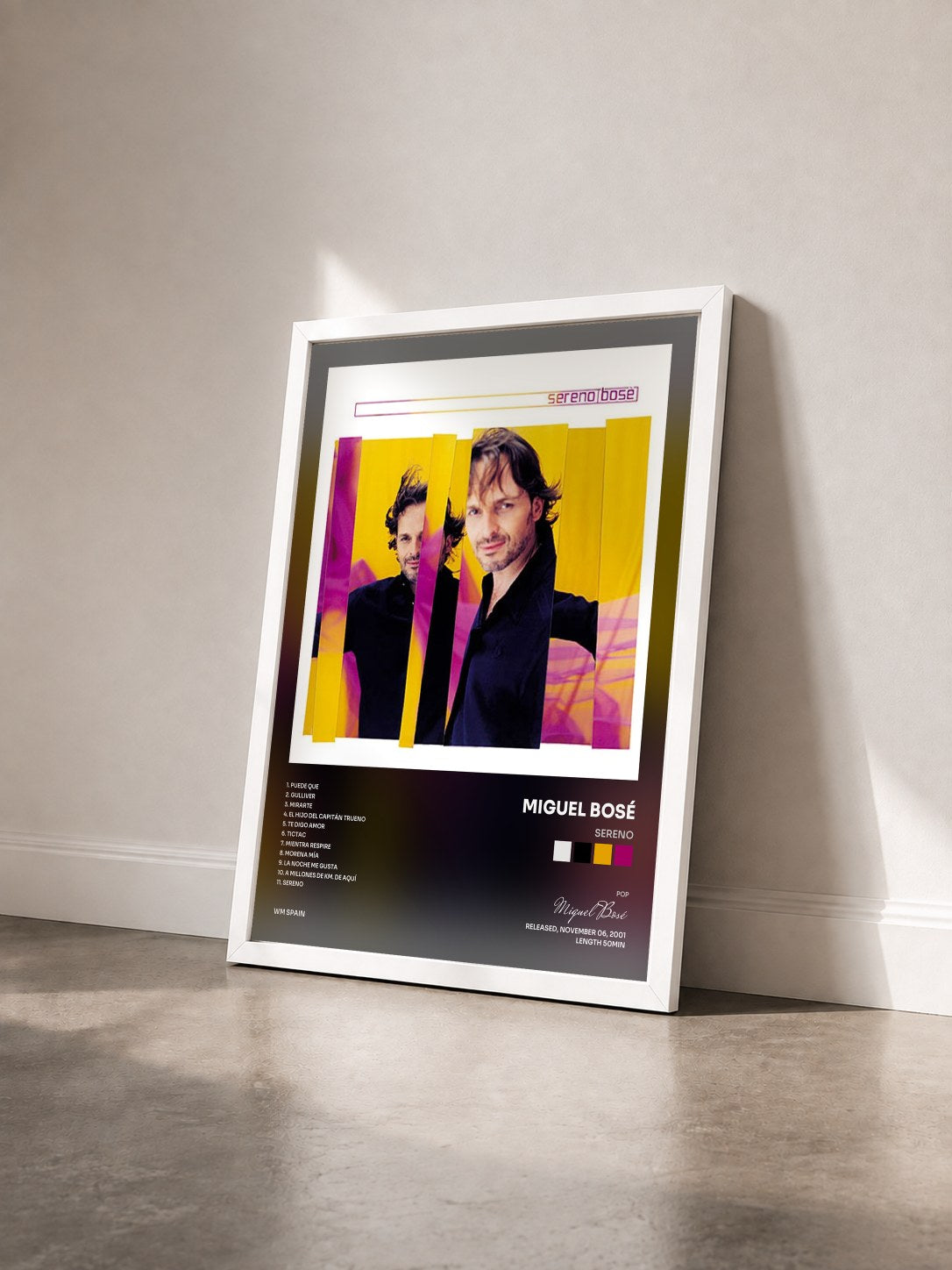 #blanc Tableau de l'album Sereno de Miguel Bosé vu de trois quarts, cadre blanc