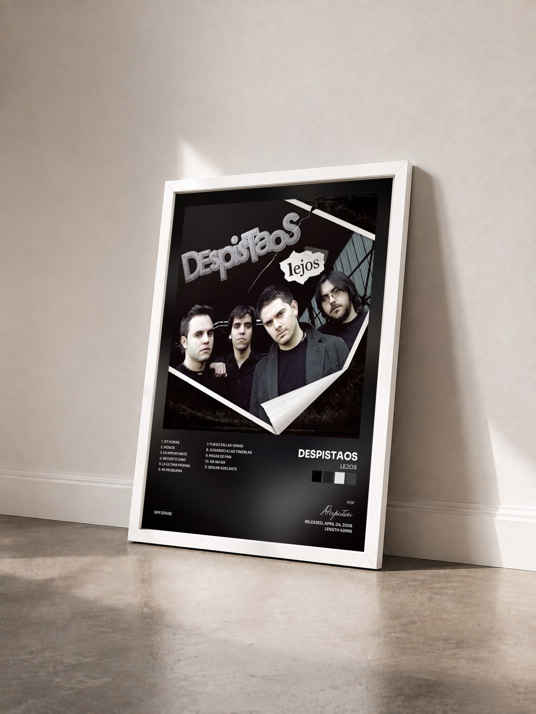 #blanc Tableau de l'album Lejos de Despistaos vu de trois quarts, cadre blanc