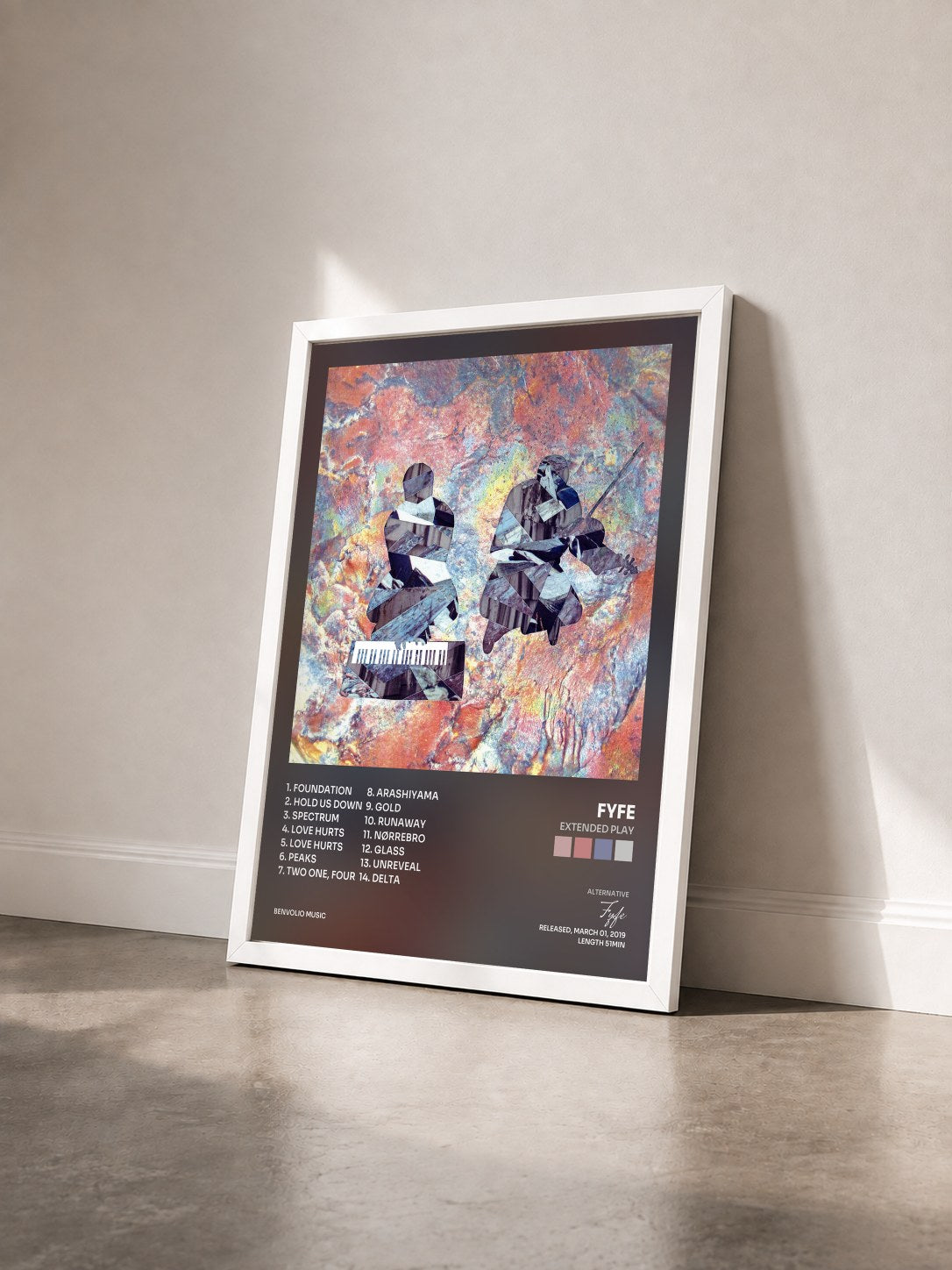 #blanc Tableau de l'album Extended Play de Fyfe vu de trois quarts, cadre blanc