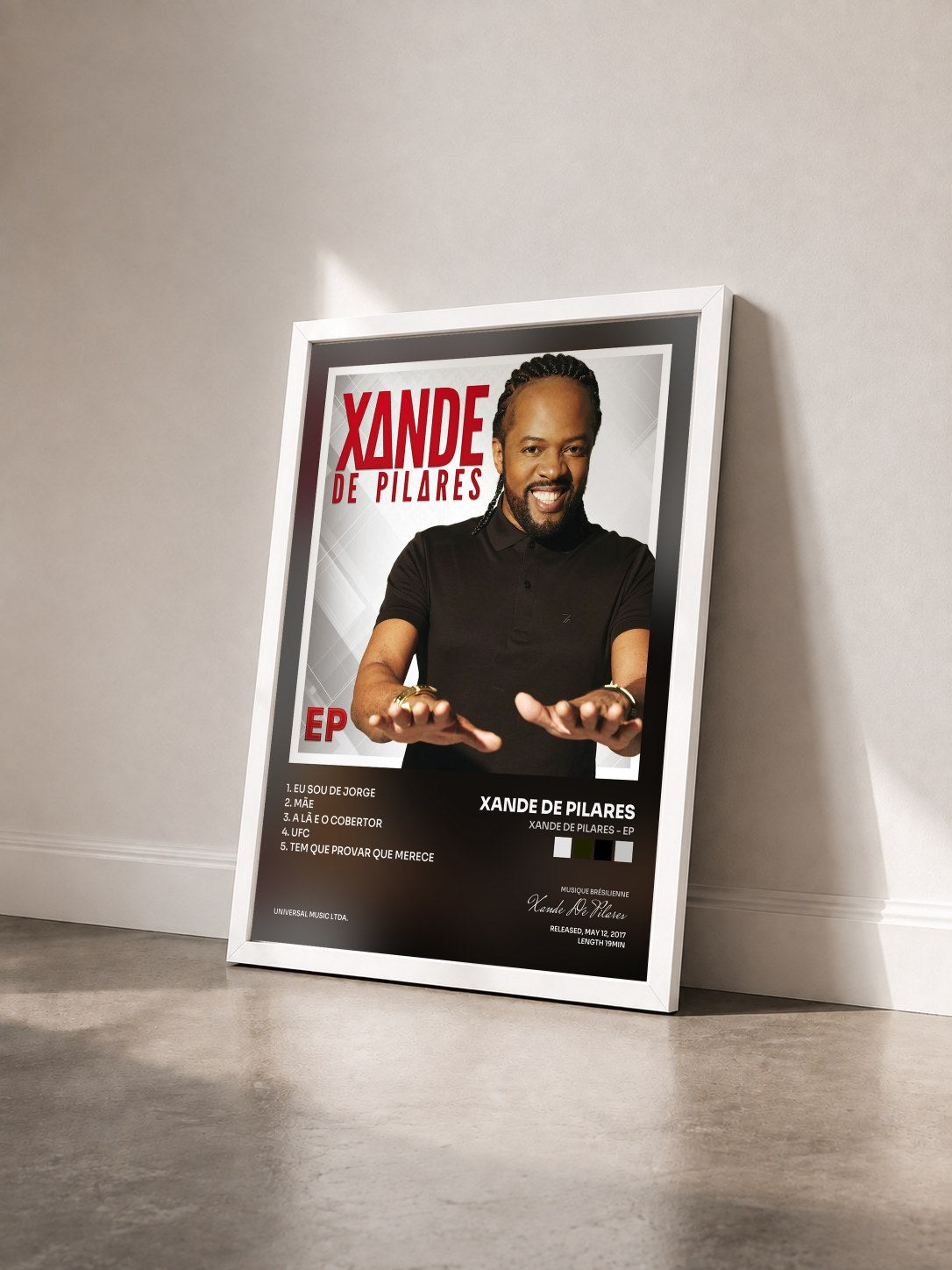 #blanc Tableau de l'album Xande de Pilares - EP de Xande De Pilares vu de trois quarts, cadre blanc