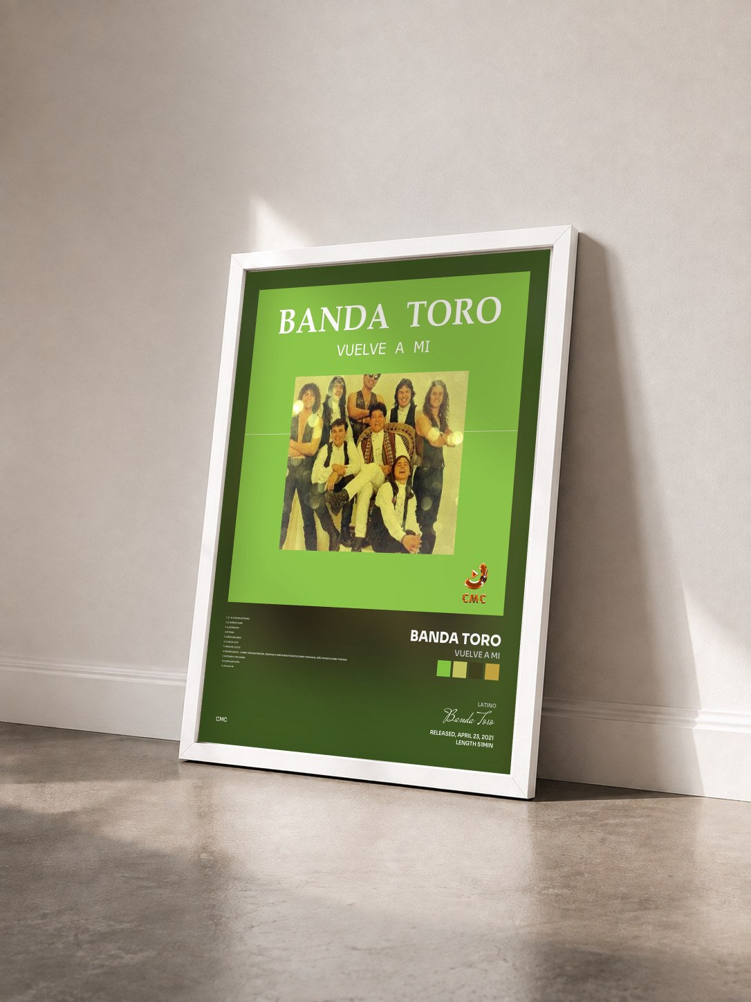 #blanc Tableau de l'album Vuelve a Mi de Banda Toro vu de trois quarts, cadre blanc