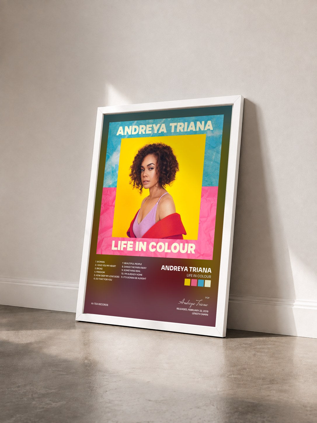 #blanc Tableau de l'album Life In Colour de Andreya Triana vu de trois quarts, cadre blanc