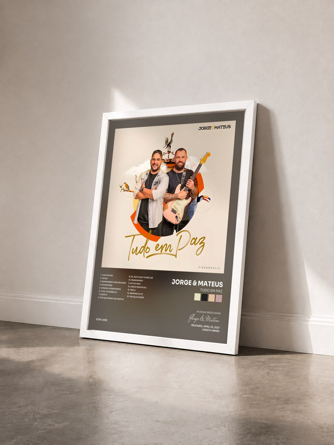 #blanc Tableau de l'album Tudo Em Paz de Jorge & Mateus vu de trois quarts, cadre blanc