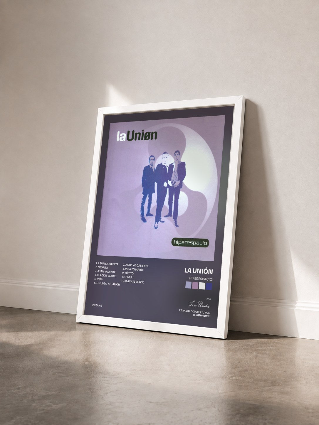 #blanc Tableau de l'album Hiperespacio de La Unión vu de trois quarts, cadre blanc