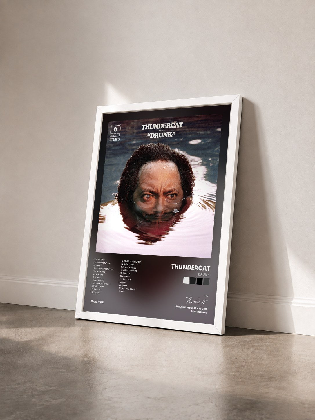 #blanc Tableau de l'album Drunk de Thundercat vu de trois quarts, cadre blanc