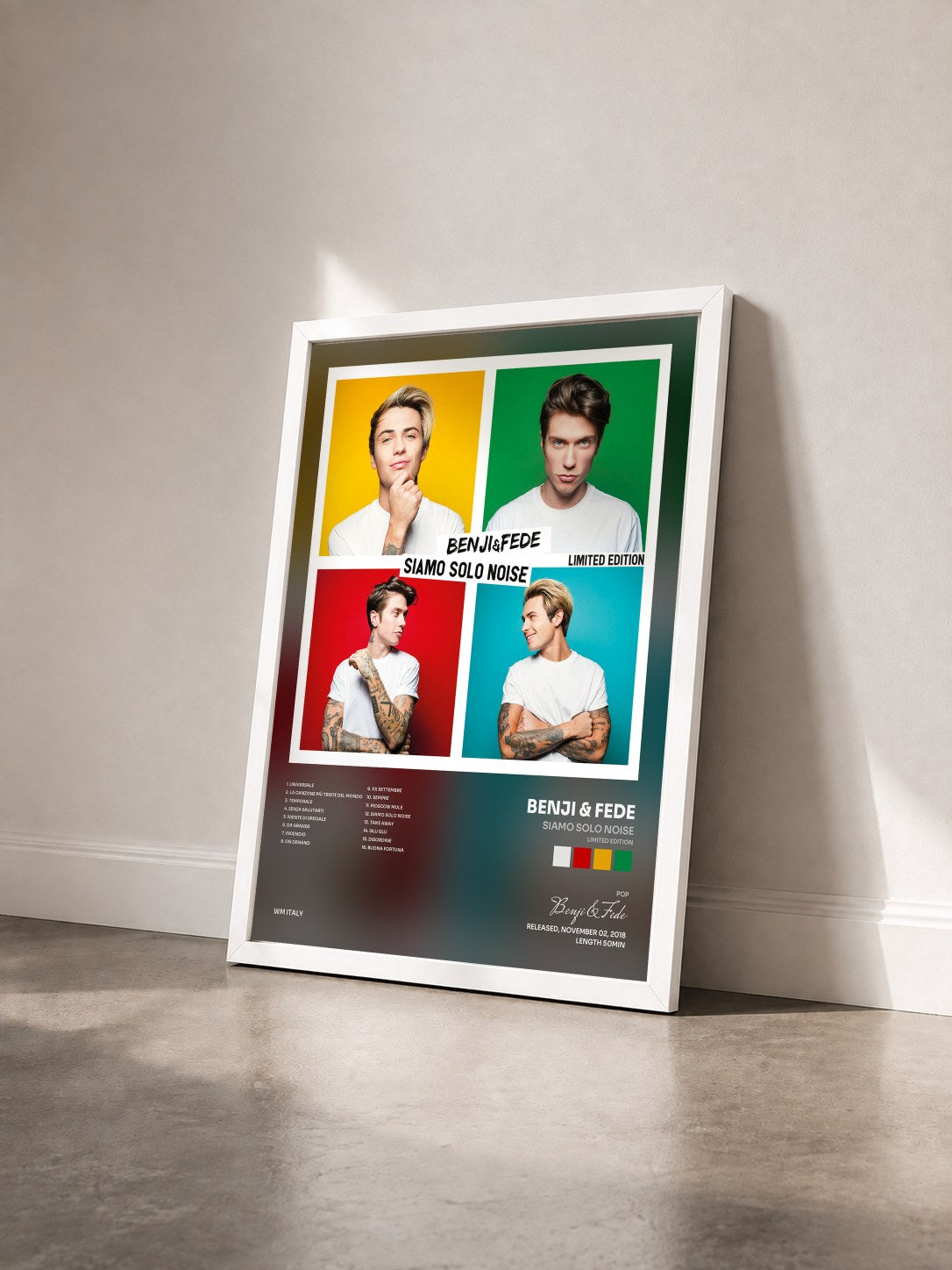 #blanc Tableau de l'album Siamo solo noise (Limited Edition) de Benji & Fede vu de trois quarts, cadre blanc