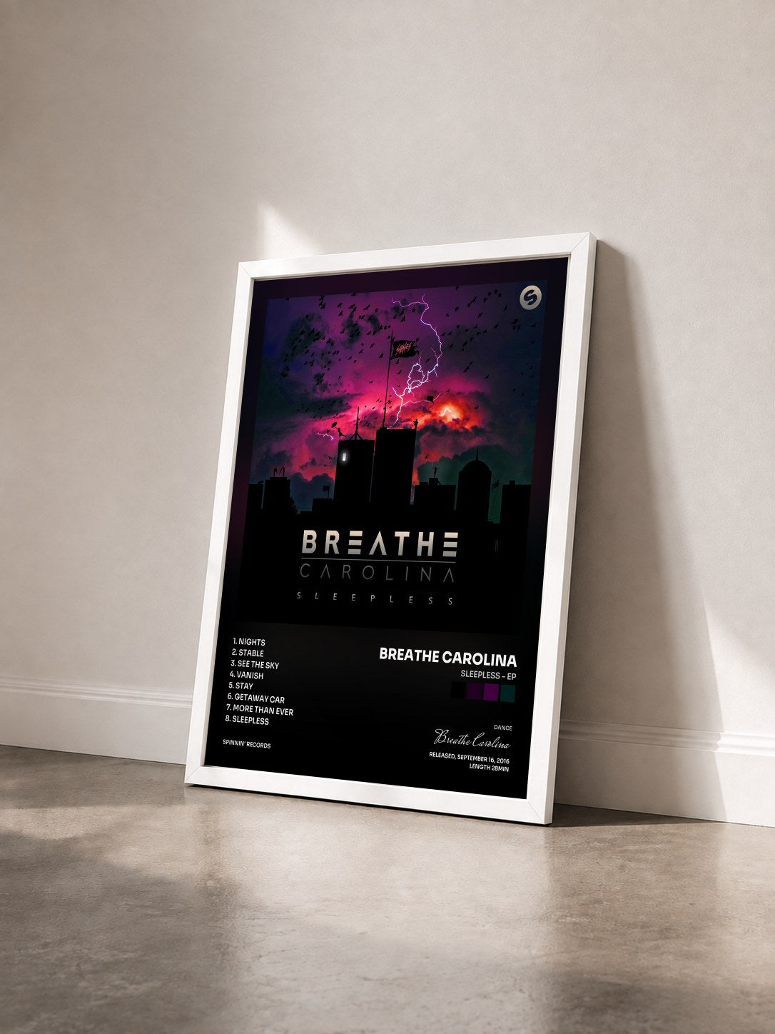 #blanc Tableau de l'album Sleepless - EP de Breathe Carolina vu de trois quarts, cadre blanc