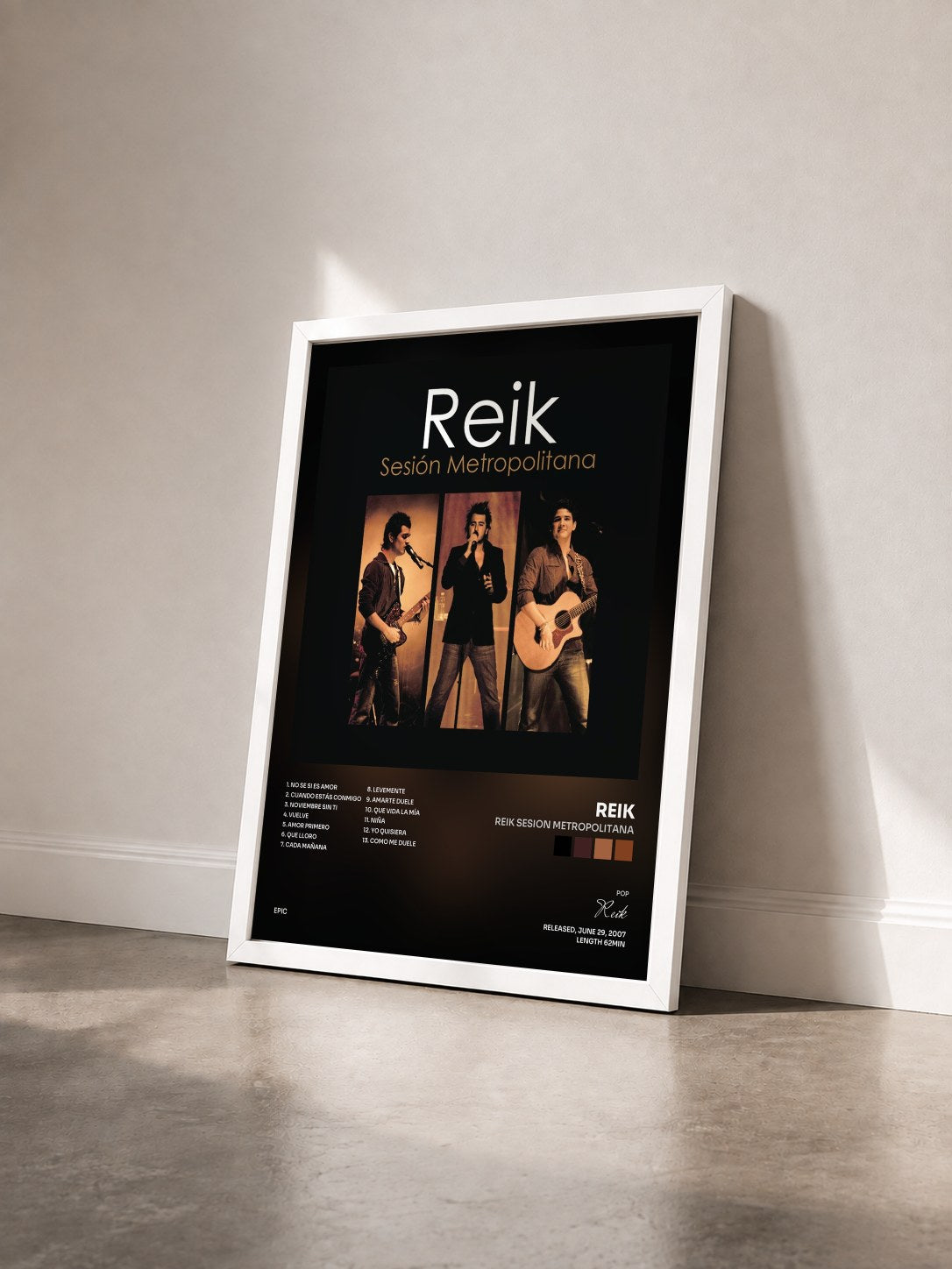 #blanc Tableau de l'album Reik Sesion Metropolitana de Reik vu de trois quarts, cadre blanc