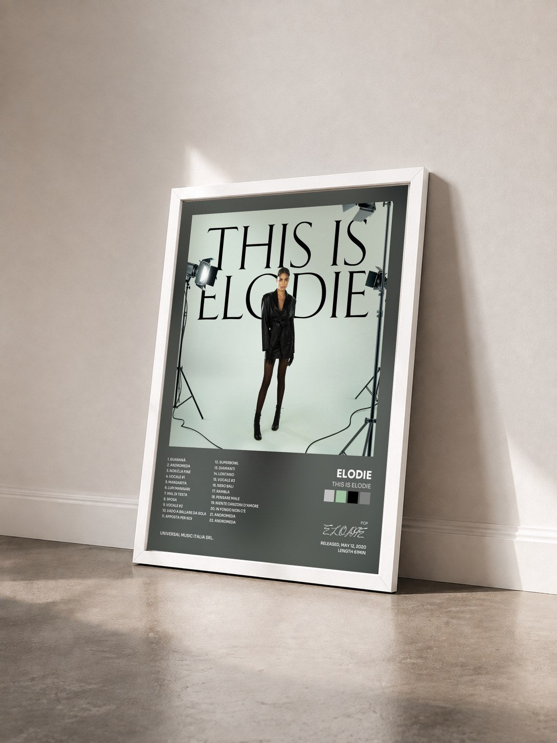 #blanc Tableau de l'album This Is Elodie de ELODIE vu de trois quarts, cadre blanc