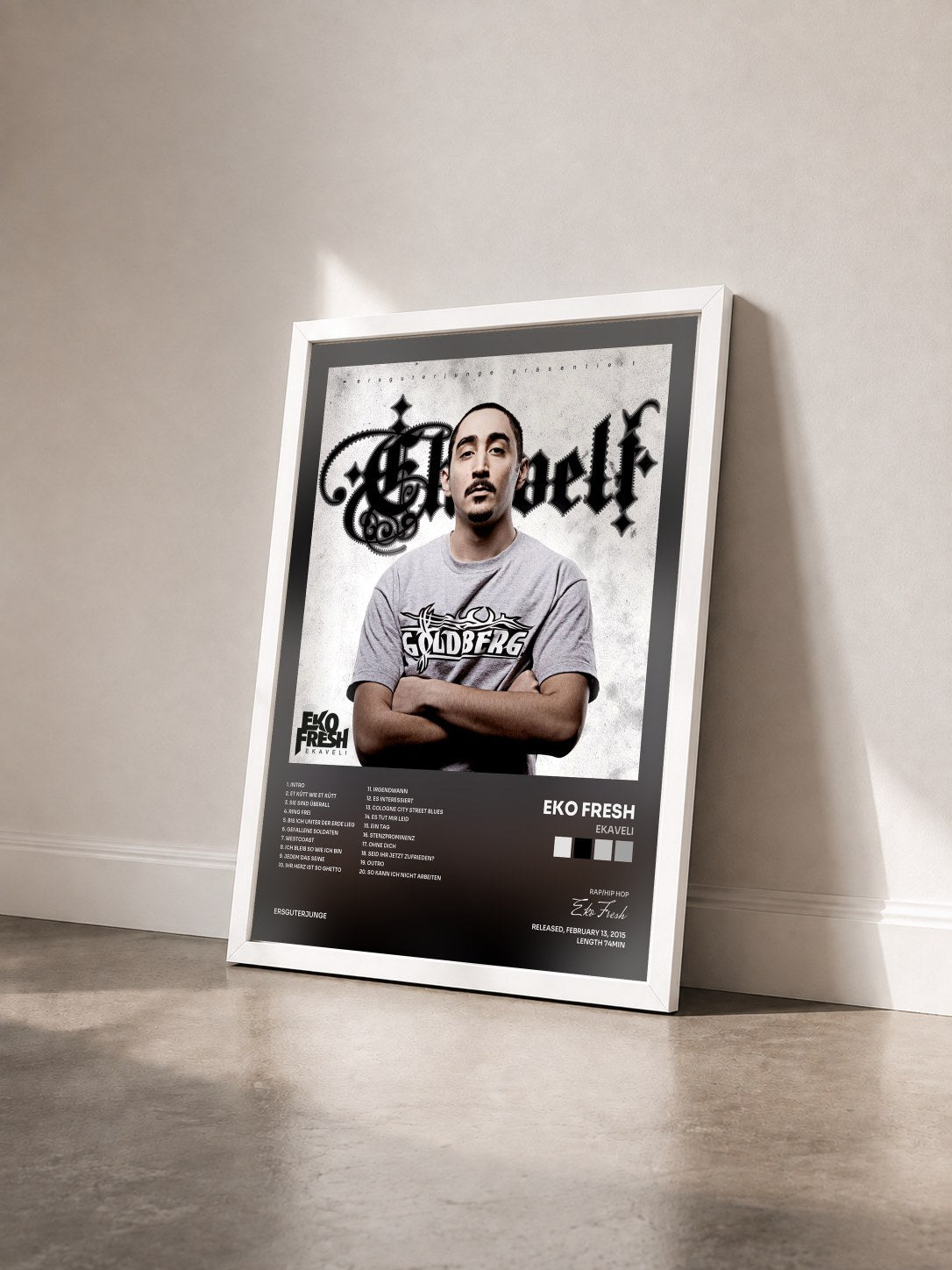 #blanc Tableau de l'album Ekaveli de Eko Fresh vu de trois quarts, cadre blanc