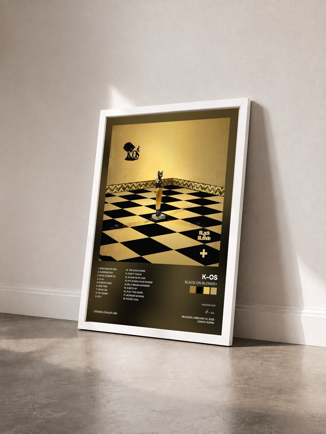 #blanc Tableau de l'album BLack On BLonde+ de k-os vu de trois quarts, cadre blanc