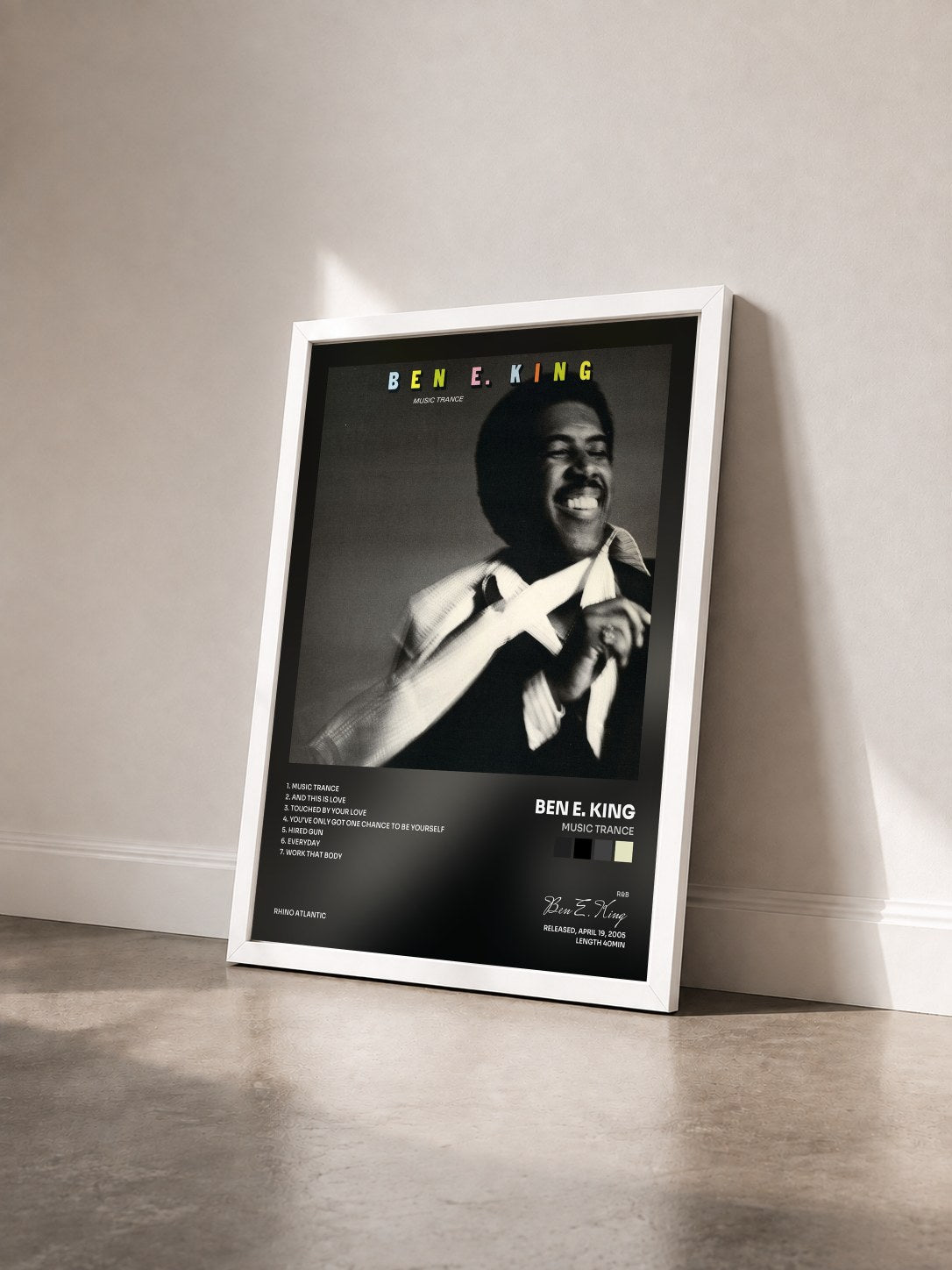 #blanc Tableau de l'album Music Trance de Ben E. King vu de trois quarts, cadre blanc
