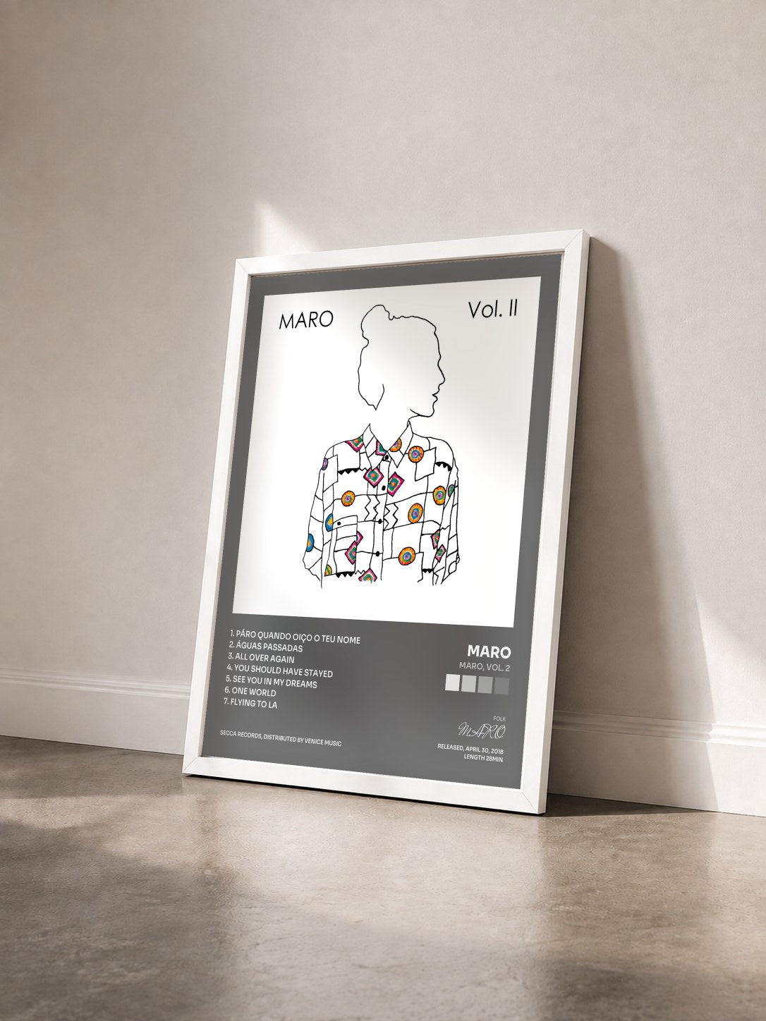 #blanc Tableau de l'album MARO, Vol. 2 de MARO vu de trois quarts, cadre blanc